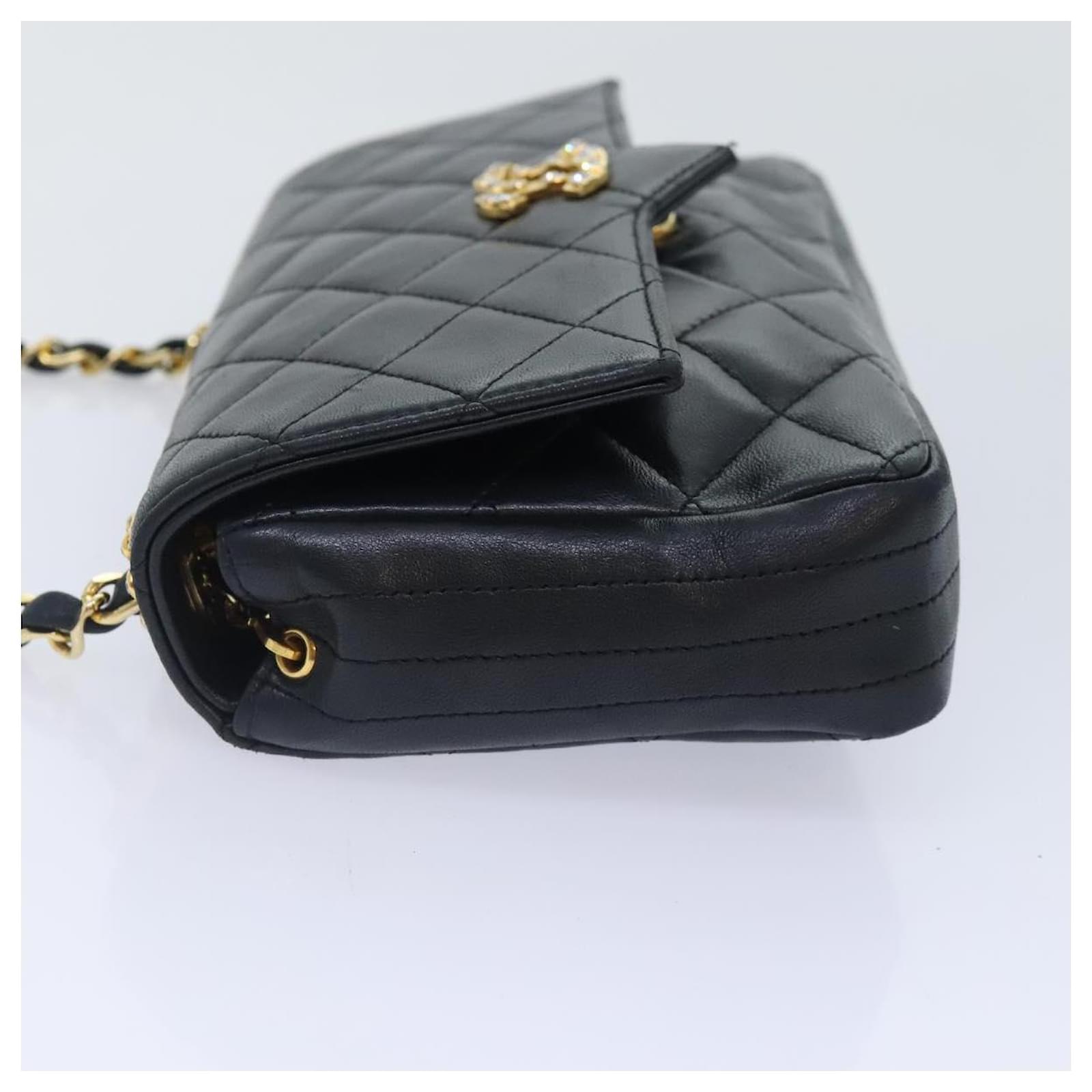 CHANEL MATELASSE COCOMARK ラムスキン Chanel Matelasse Coco Mark Black Crossbody Bag in Lambskin