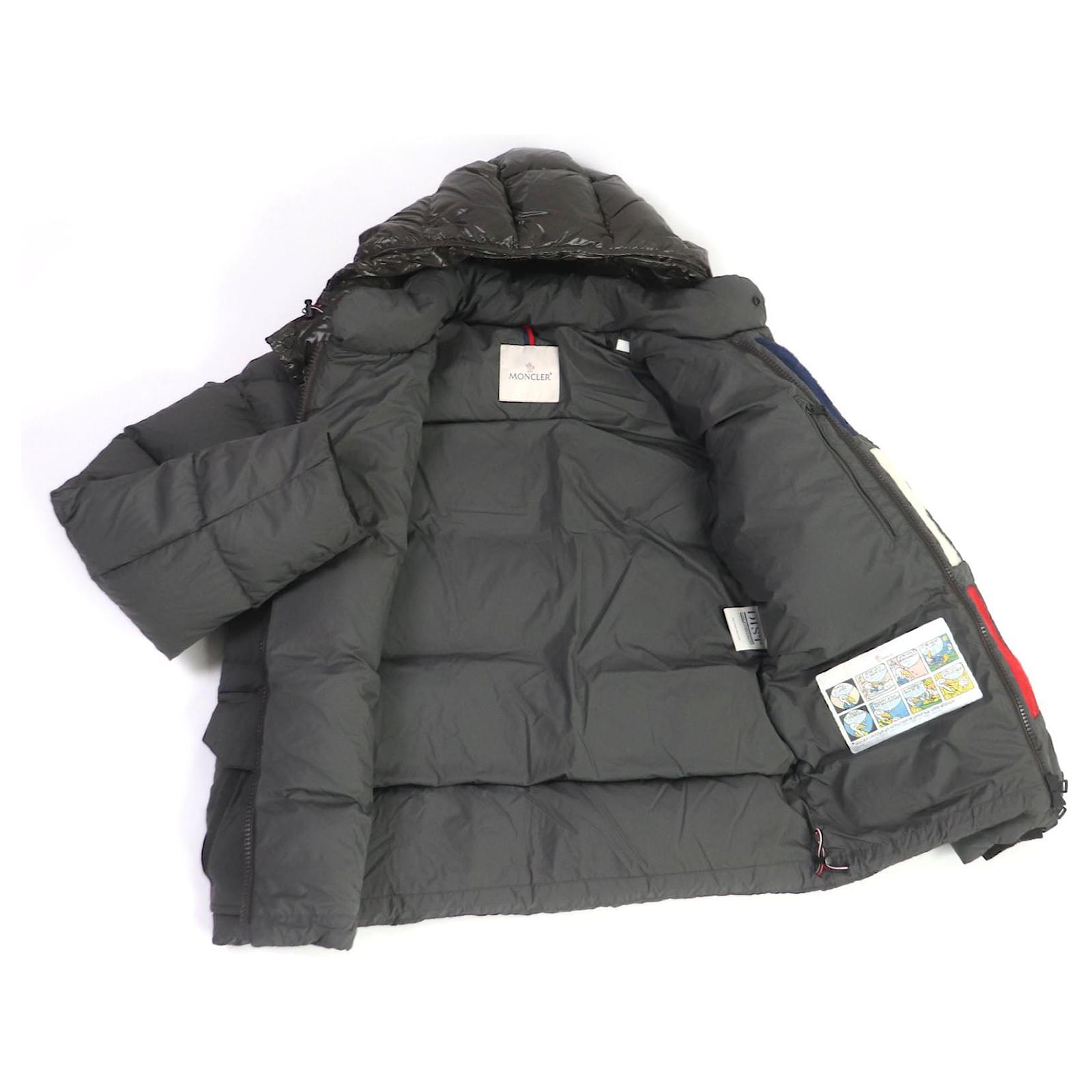 Doudoune en nylon Moncler GLACIER couleur kaki Joli