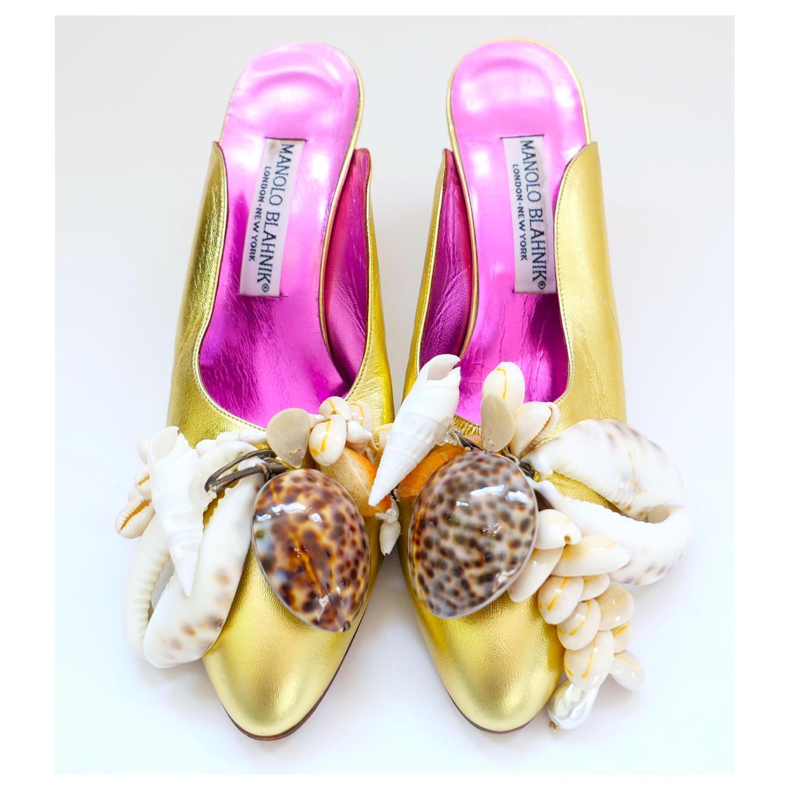 MANOLO BLAHNIK ベージュ ハイヒール 35½ MANOLO BLAHNIK ベージュパンプス 34 1/2 - メルカリ