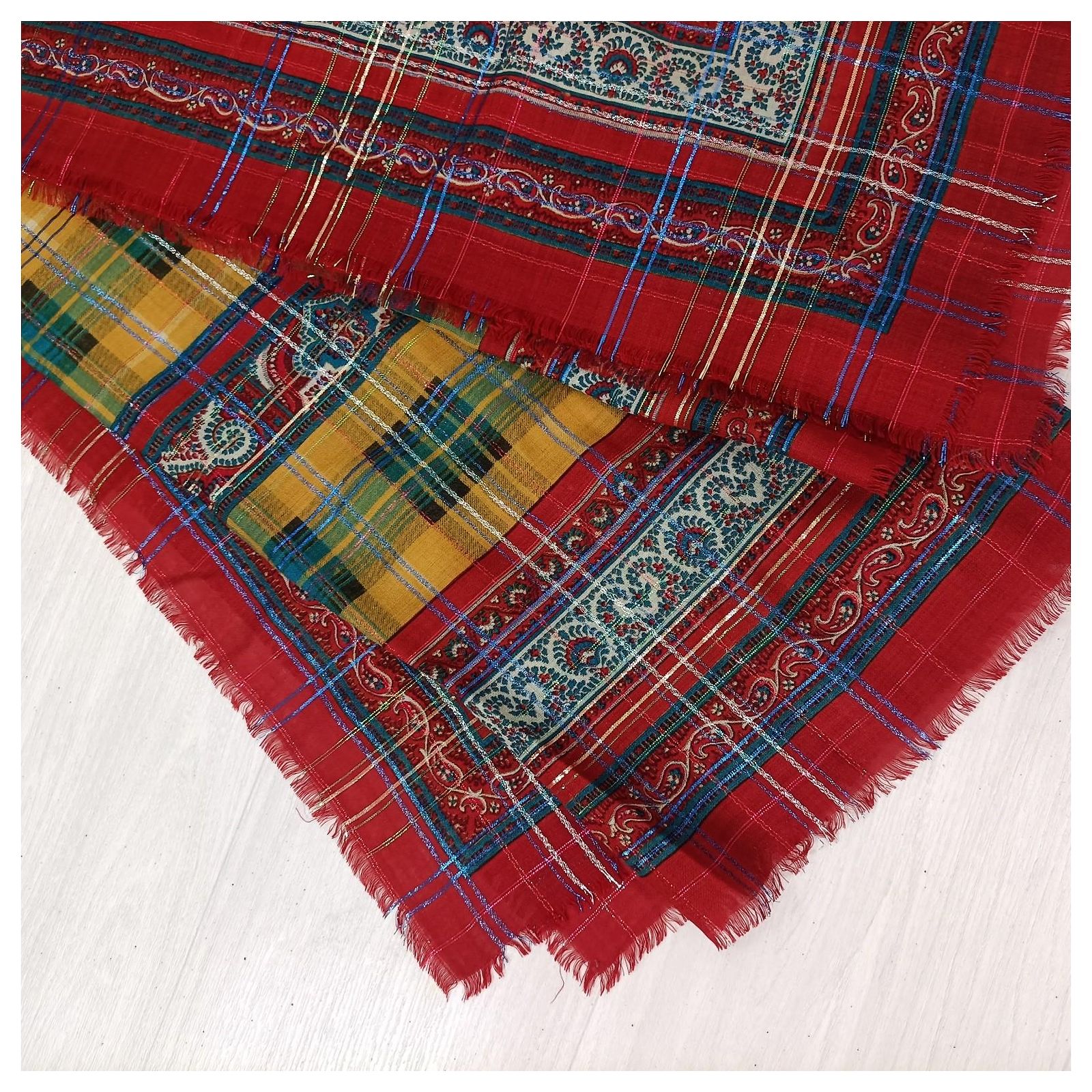 Foulard Vintage Grand Format 86 X 81 Cm – Monogrammé YSL, Couleur Beige/marron, Occasion