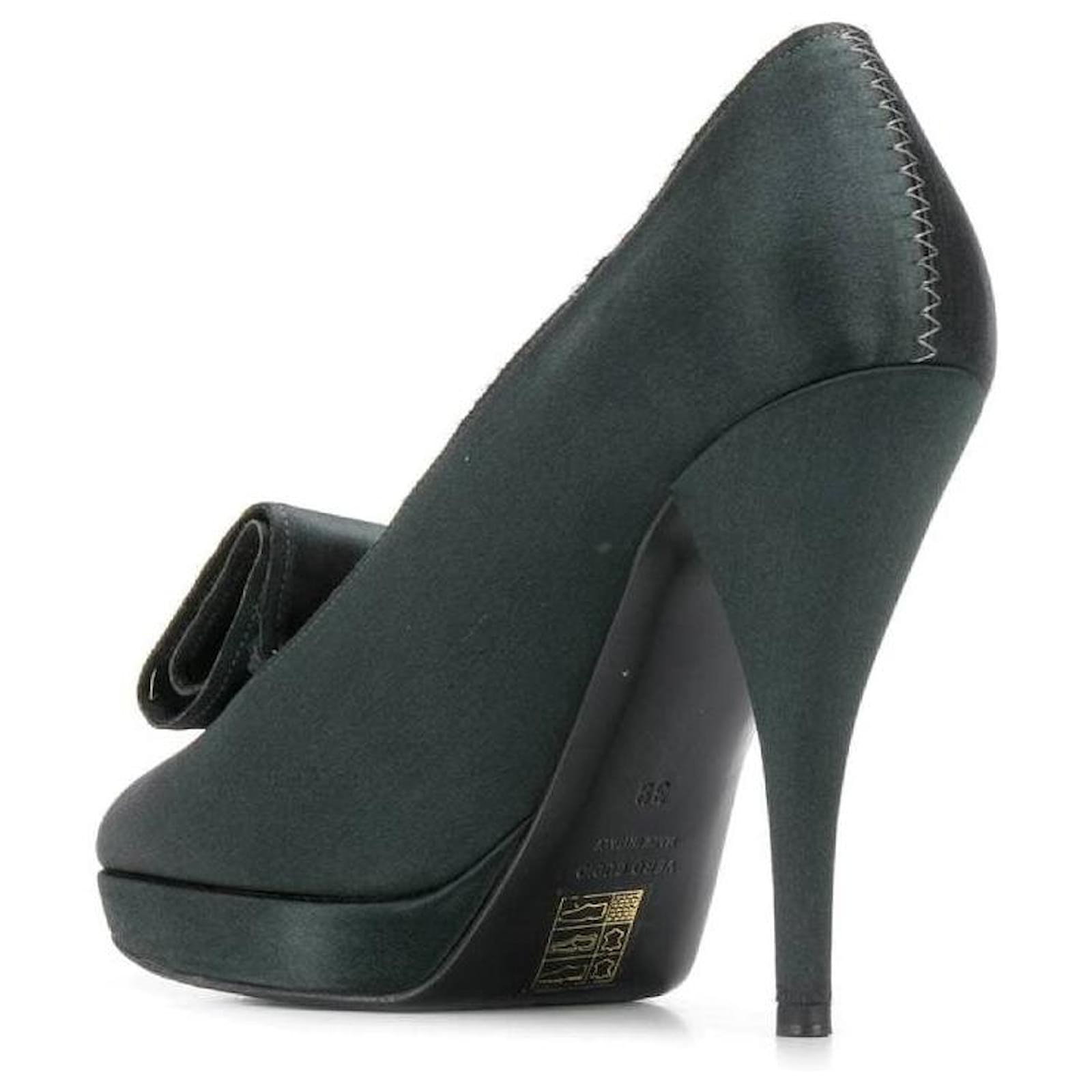 Pompe Aiguille LANVIN Noir Satiné – Talon Haut, Classique – Occasion, Taille Estimée US 8 – Excellent état