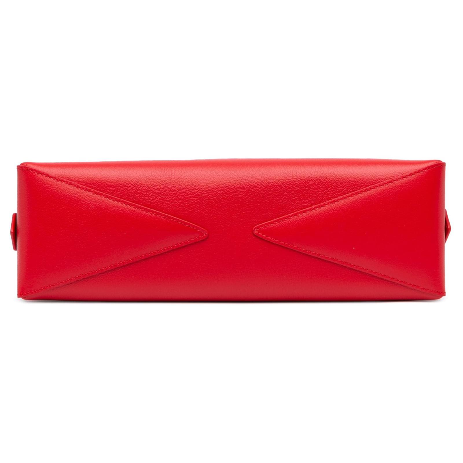 ショルダーバッグ・ポシェット ALAIA Teckel Medium leather shoulder bag ROUGE GRENAT Le Teckel Small leather shoulder bag in red - Alaia | Mytheresa