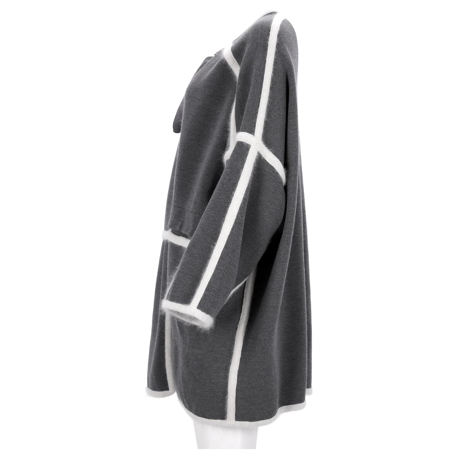 561 Wool Blanket Coat Grey  peak ウール Chloé Angora Blanket Coat in Gray Wool Grey ref.1715893