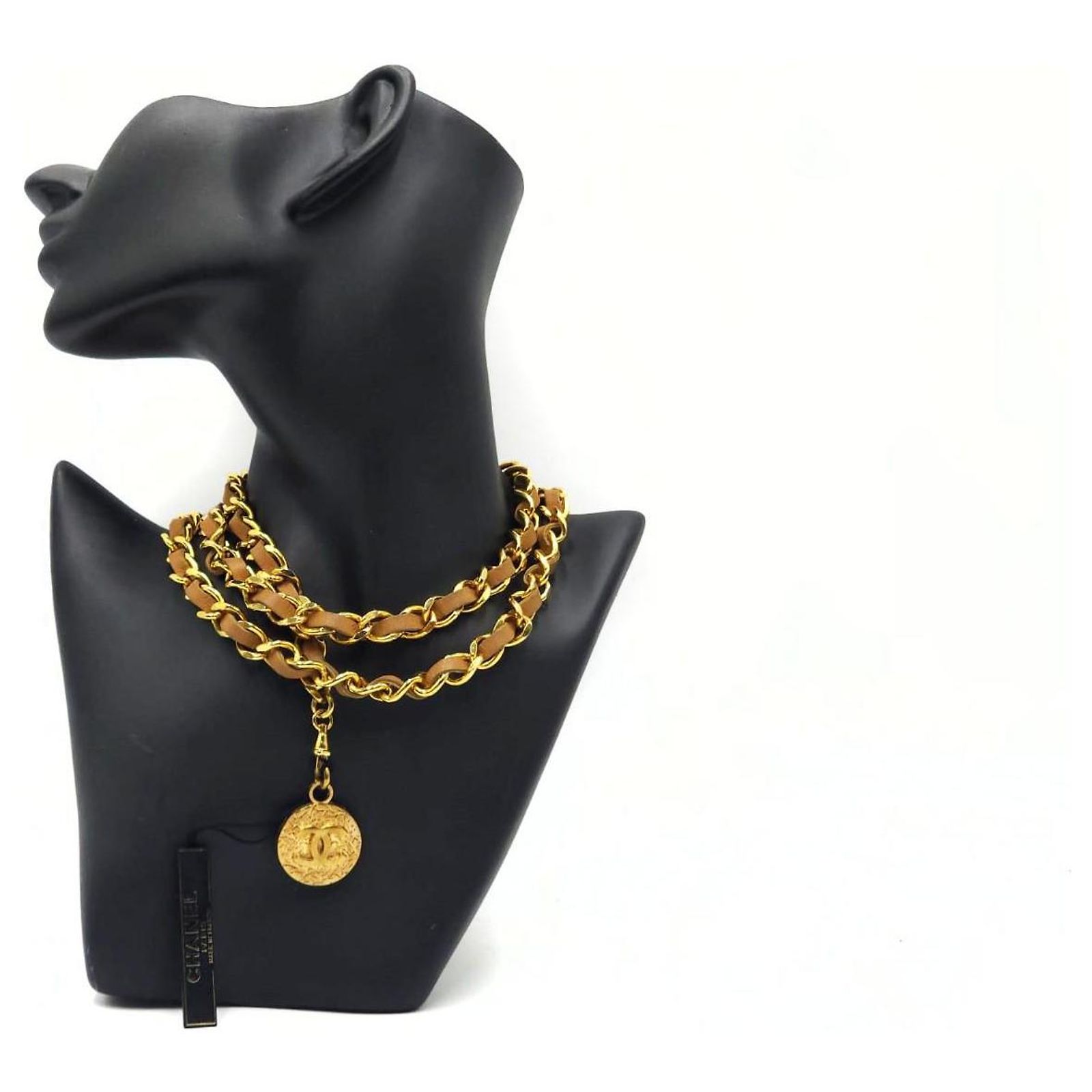 CHANEL 1982’ Vintage Adjustable Belt or Necklace Chanel 1982 24K Gold Plated CC Medallion Beige Leather Chain  main image 3