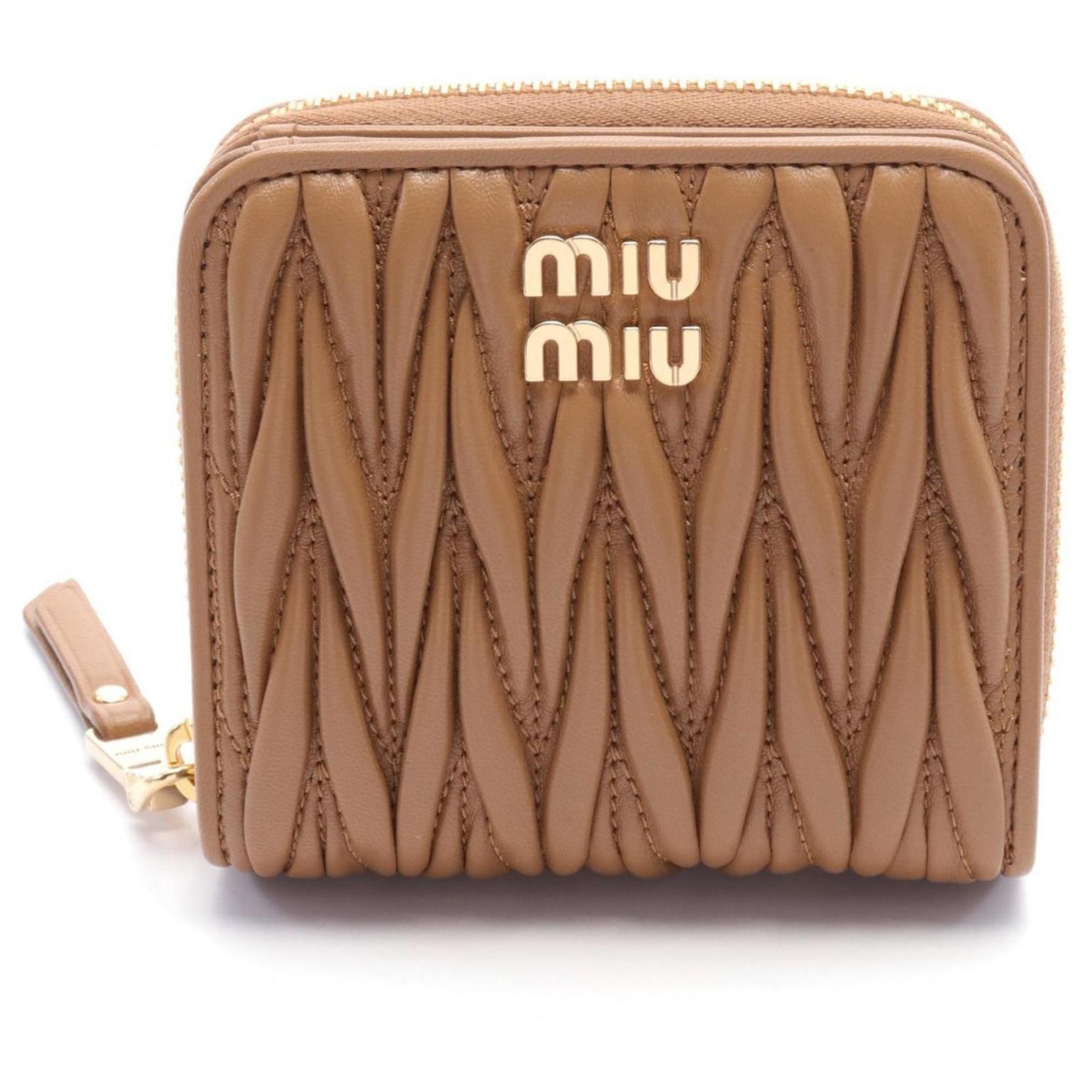 折りたたみ財布 MiuMiu [Miu Miu] 24FW Matelasse card wallet (5MC103 2FPP F09 Powder Pink Matelassé Nappa Leather Card Holder | Miu Miu