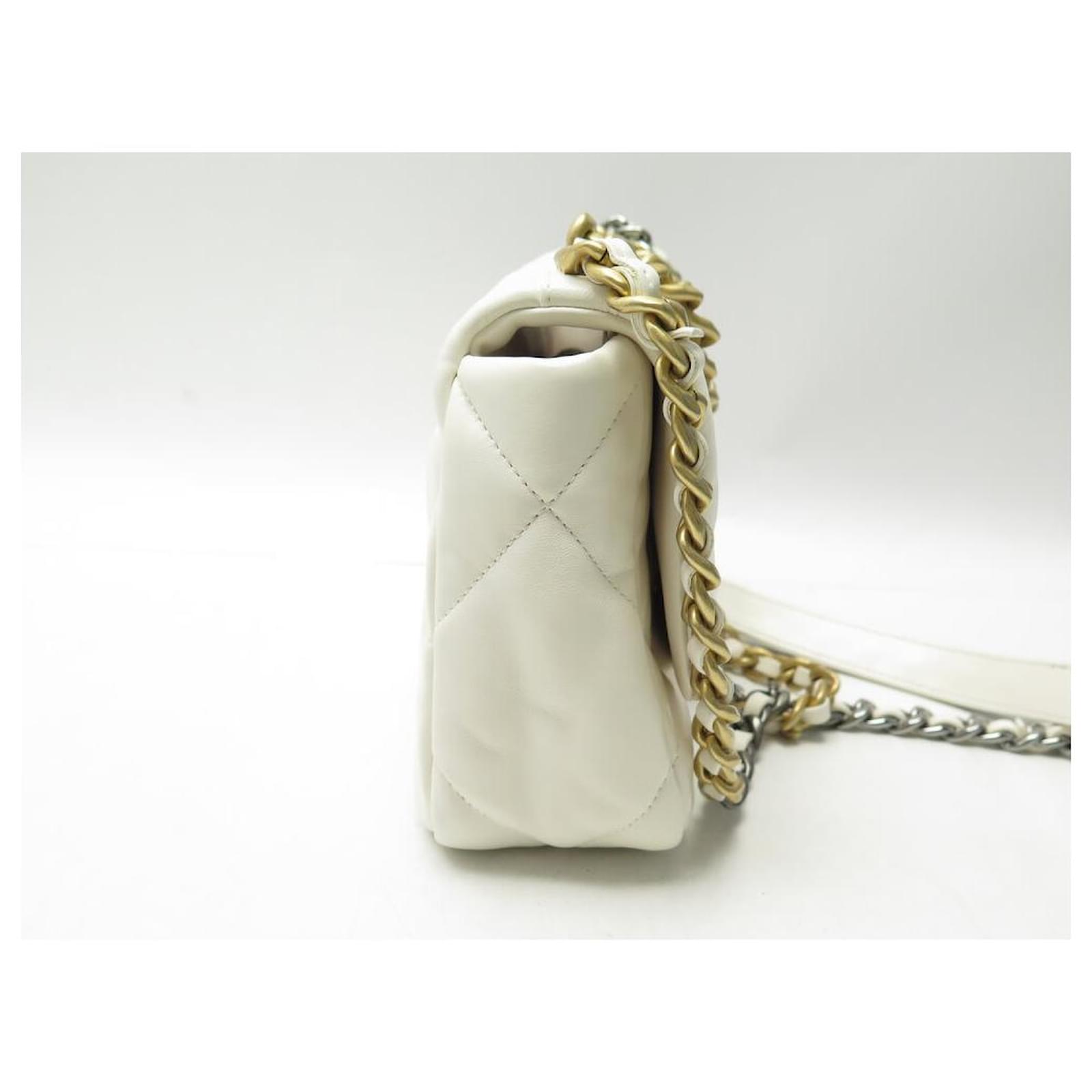 VINTAGE シャネル CHANEL19 ベルトバッグ ホワイト Chanel Small 19 bag limited white lambskin black hardware