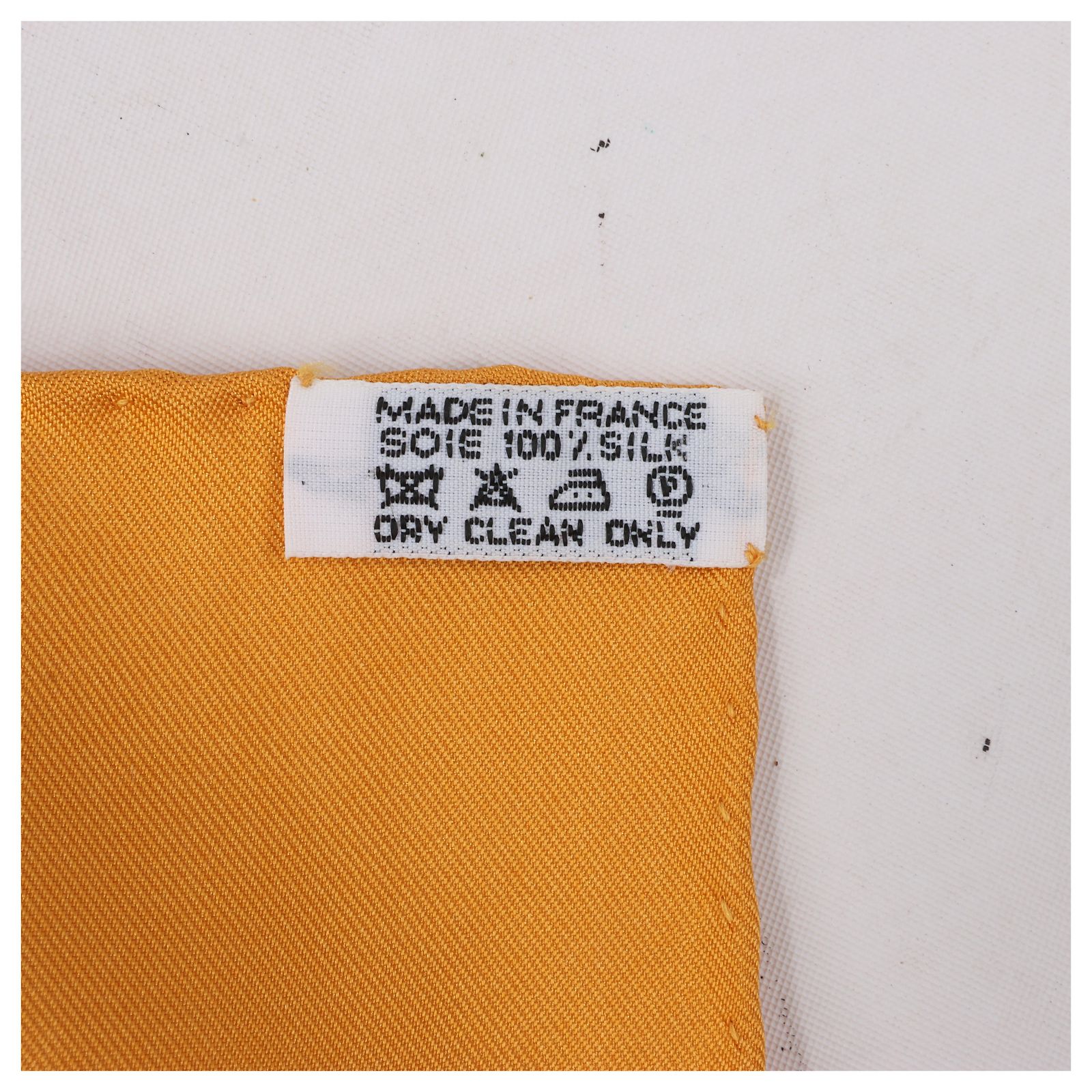 Carré Hermès 90 En Soie 100% - Couleur Orange Vif Argent - Neuf Avec étiquettes