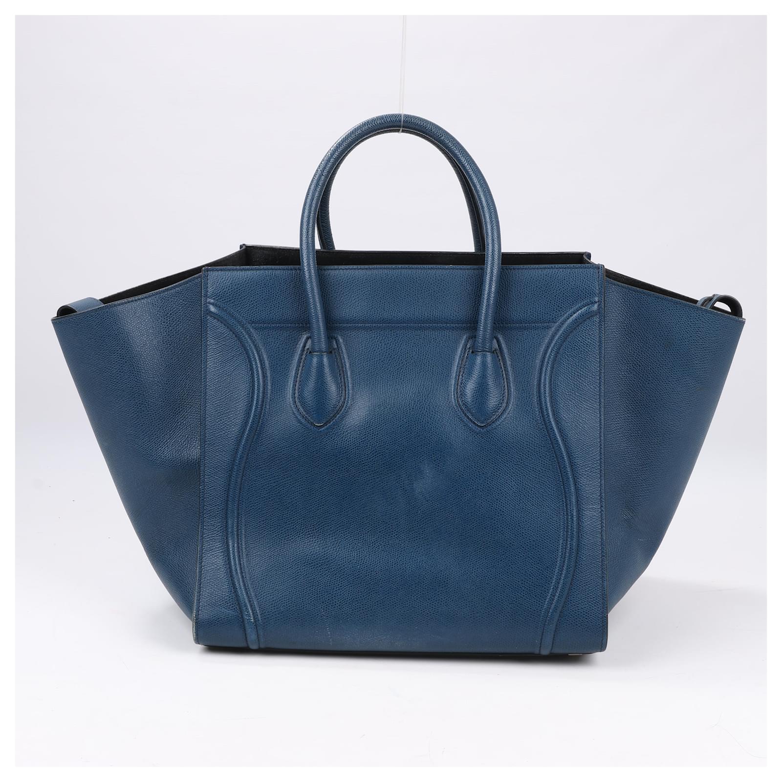 Celine CELINE Luggage Phantom Medium Grained Leather Handbag in Navy Navy blue ref.1730564 Joli Closet