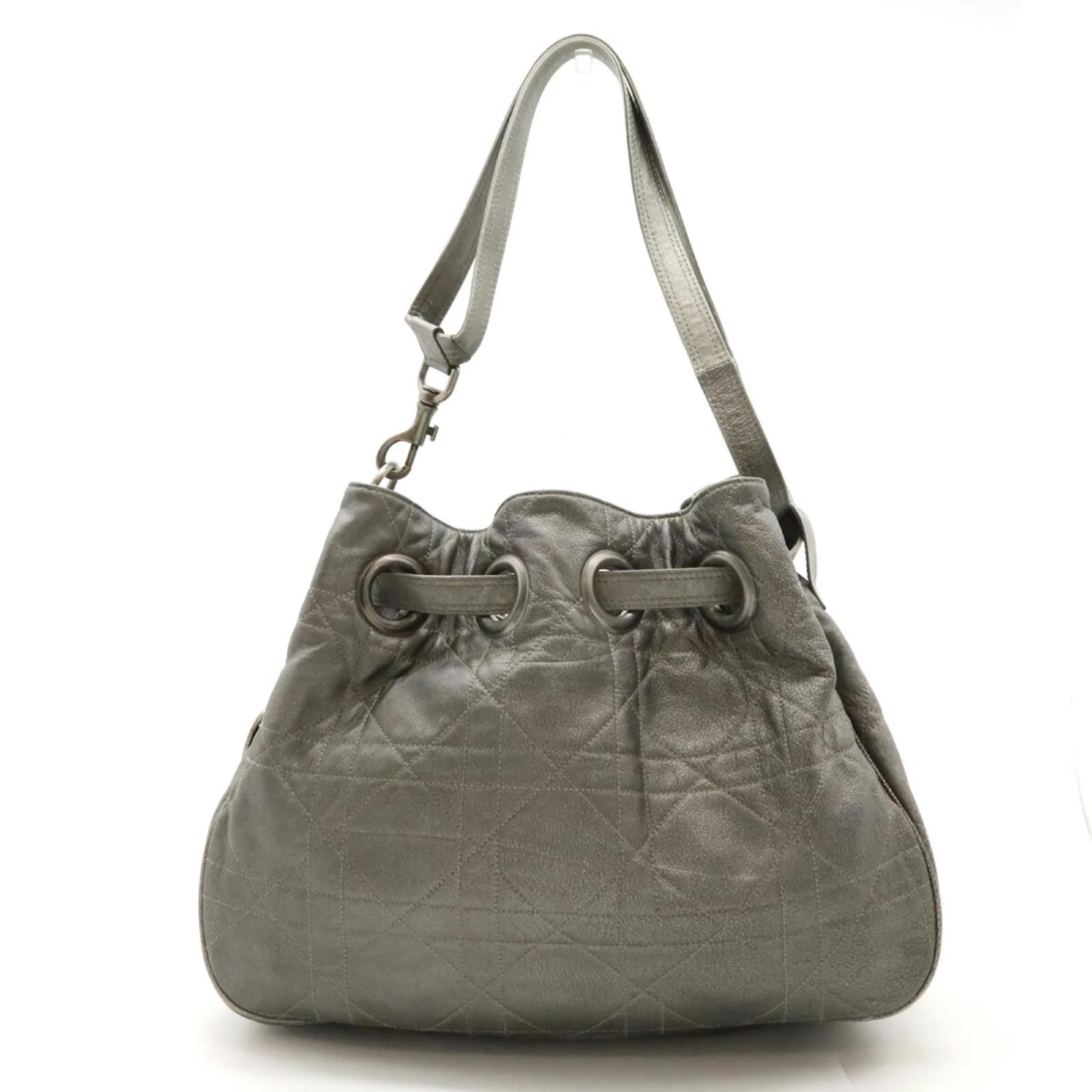 Christian Dior Cannage Tote Tasche Silber Leder ref.1731910 Joli Closet