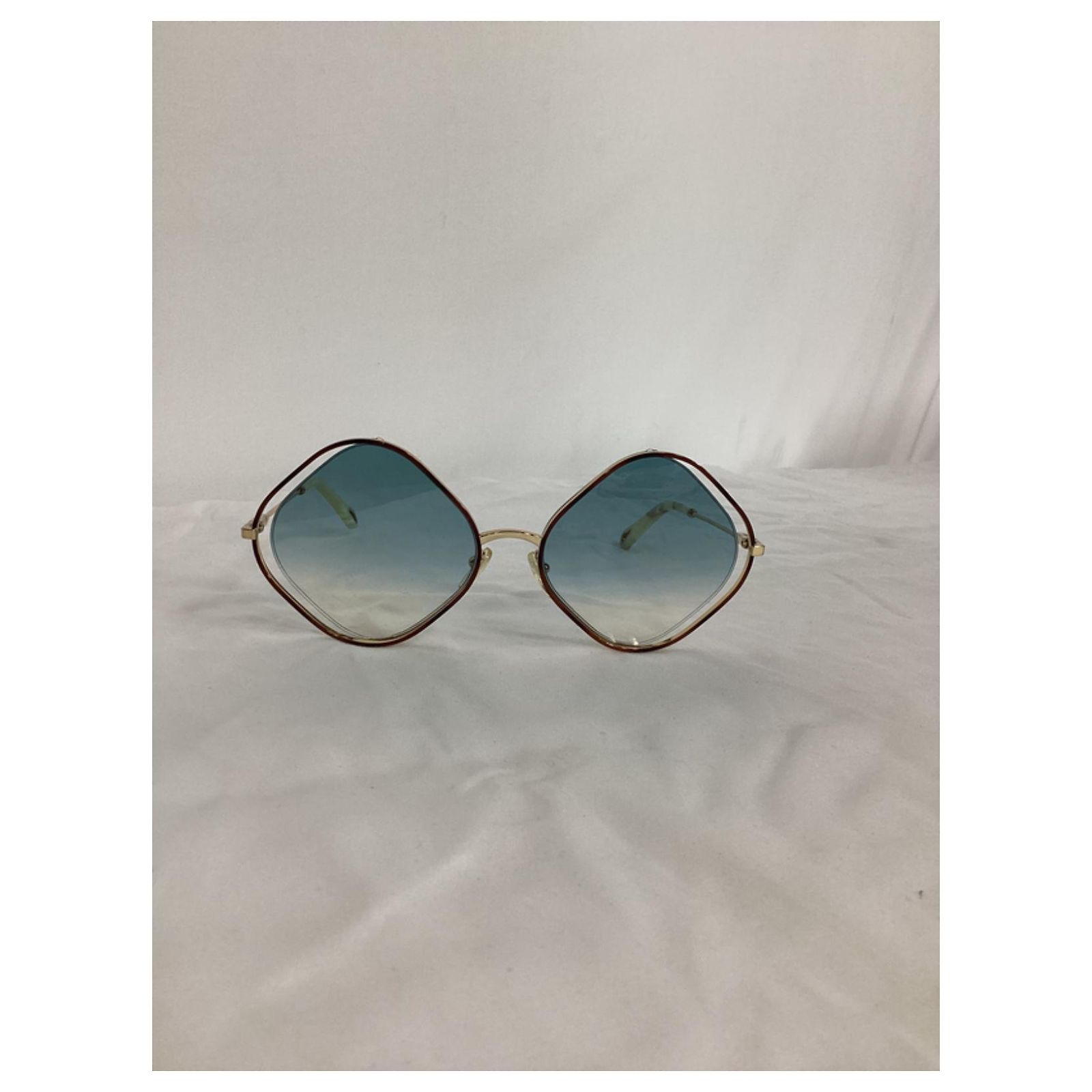 Chloé Poppy CE159S Diamond Shape Tinted Sunglasses in Gold  display picture 1