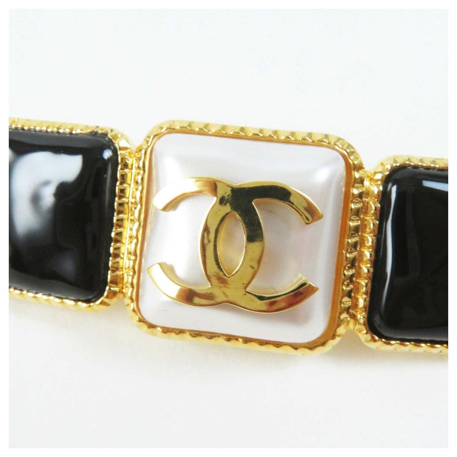 CHANEL Black Resin Hair Clip Gold Logo Chanel Resin Quilted Heart CC Hair Clip Pin Gold Black  main image 2