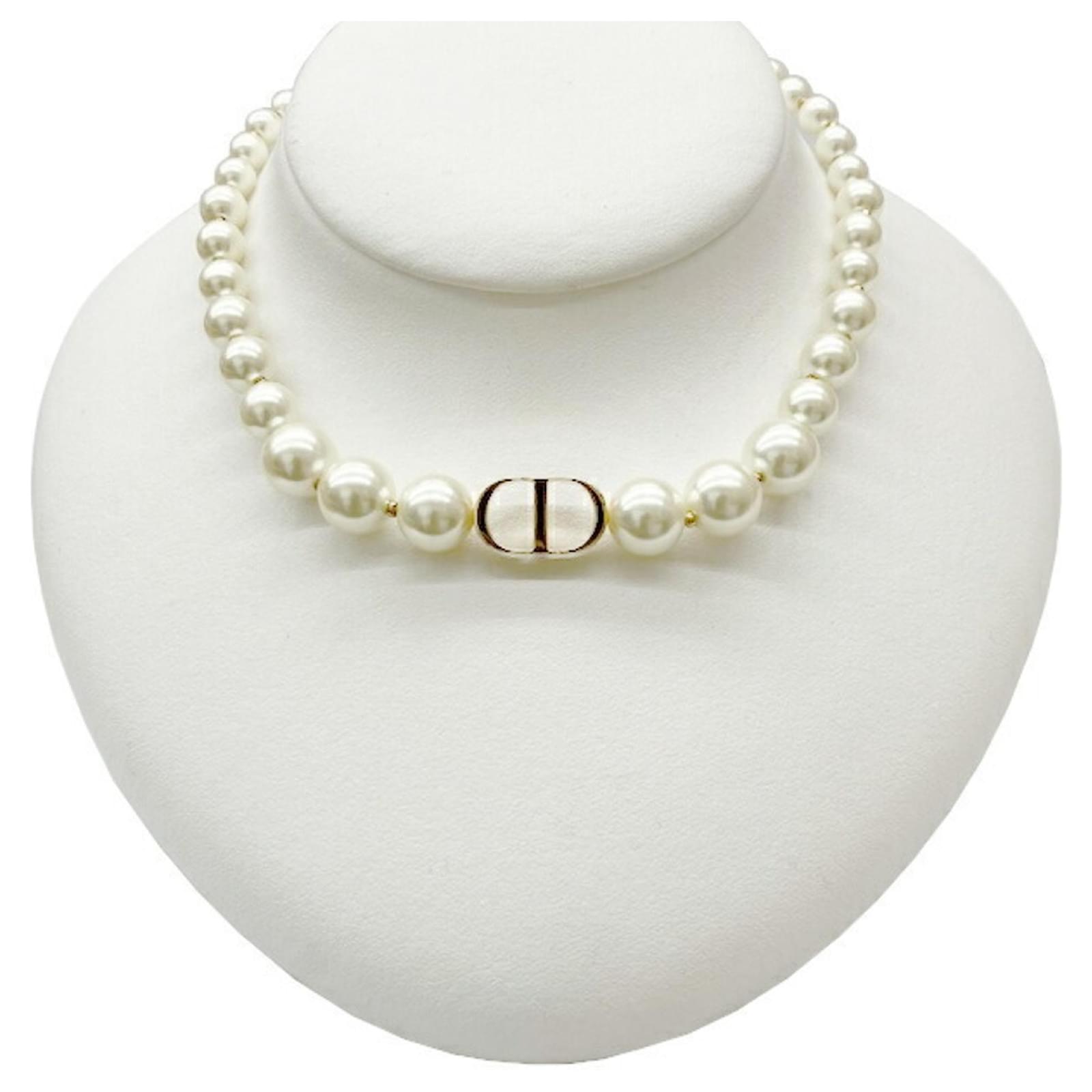 Christian Dior 30 Montaigne Choker White Golden Metal ref