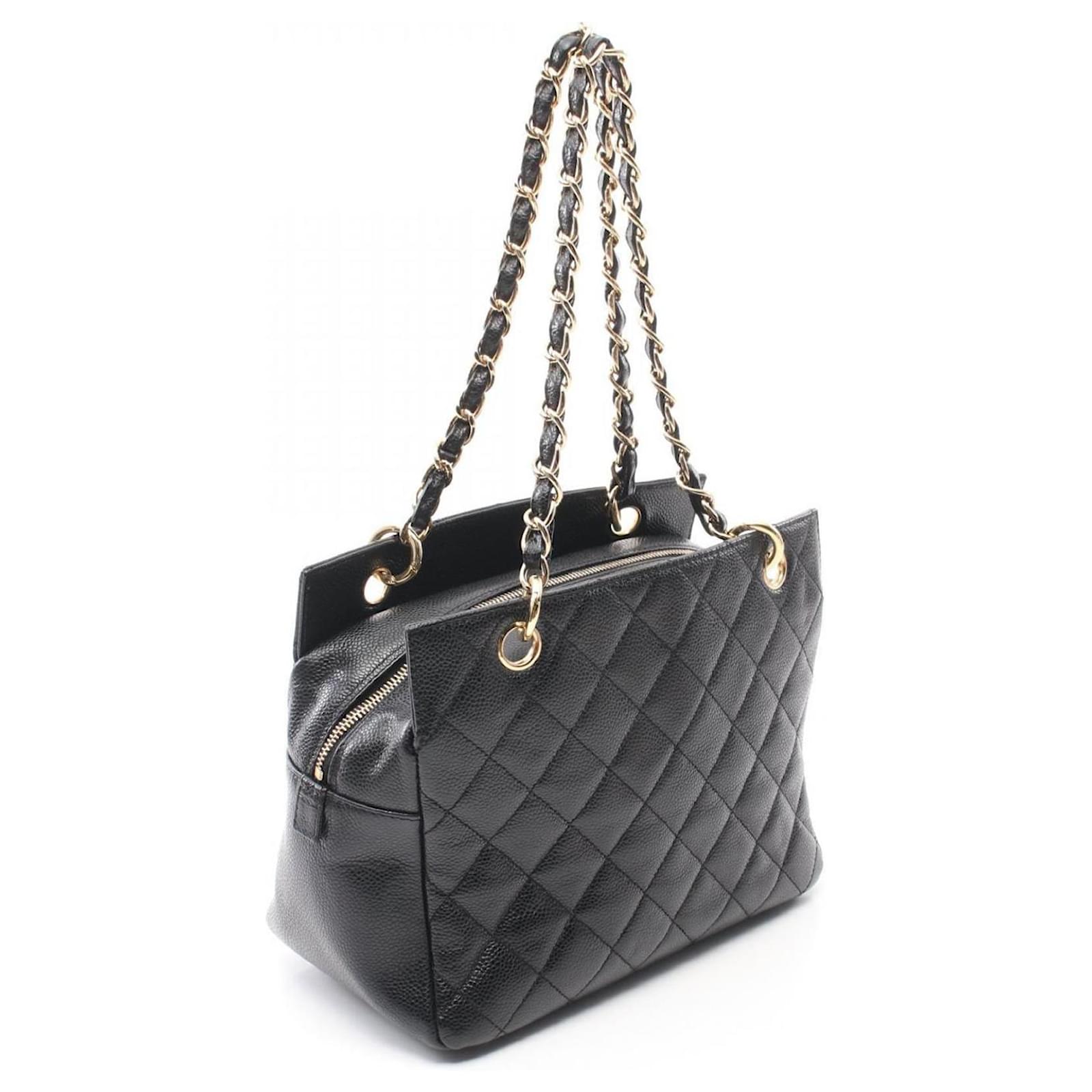 Chanel Matelasse Shoulder Bag Black Leather ref.1750656 - Joli Closet