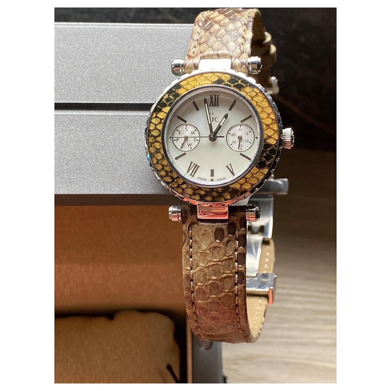 Superbe montre multifonction Diver Chic Guess Collection Swiss