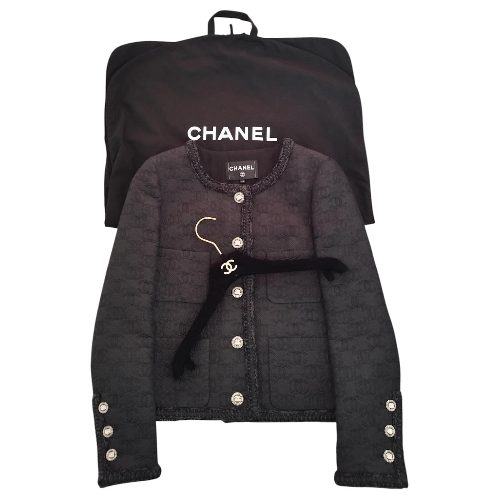 The Little Black Jacket　シャネル The Little Black Jacket First Edition – CHANEL Exhibitions