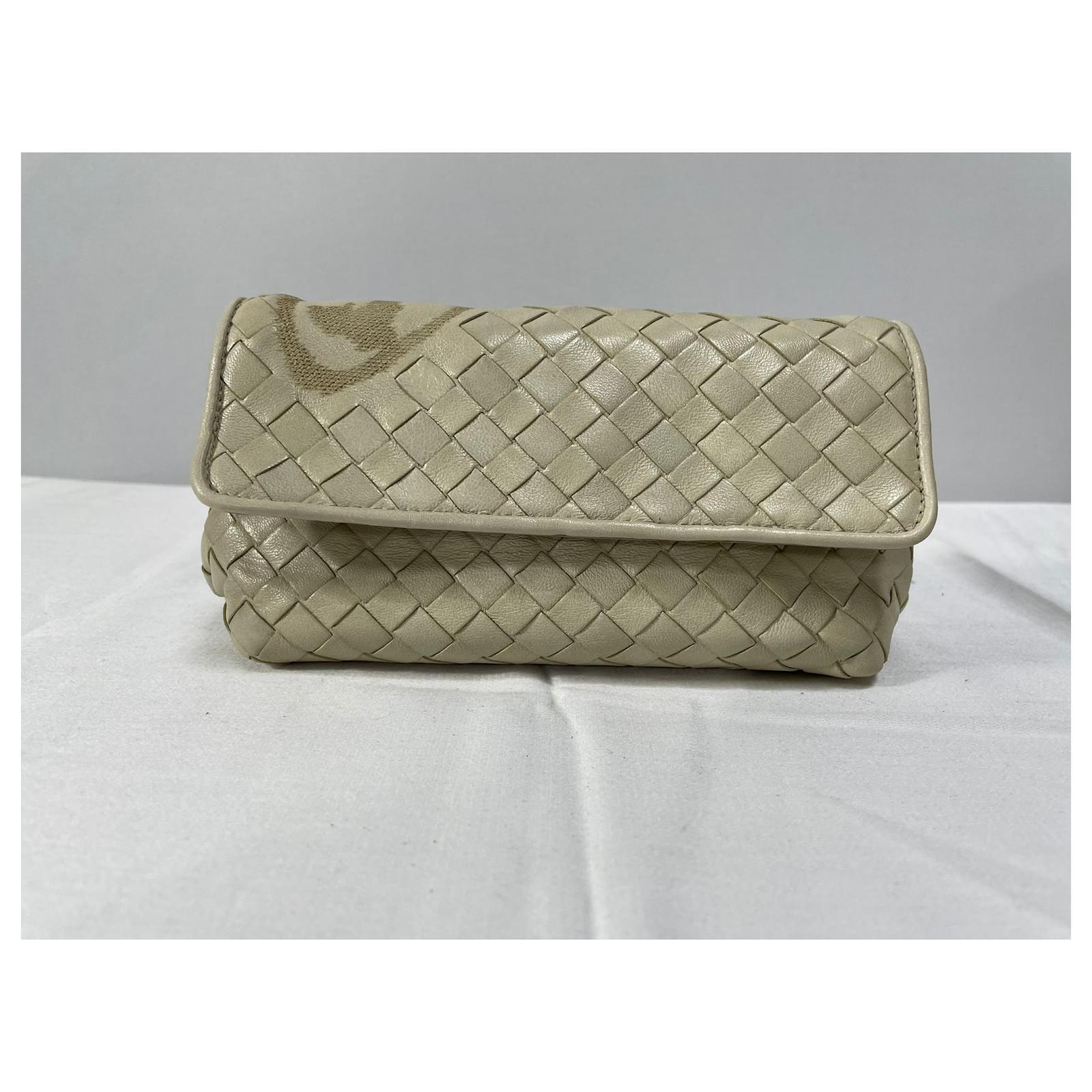 クラッチバッグ BOTTEGA VENETA  Clutches Women Leather Beige/Porridge Bottega Veneta - The Pouch Porridge Nude Leather Large Clutch