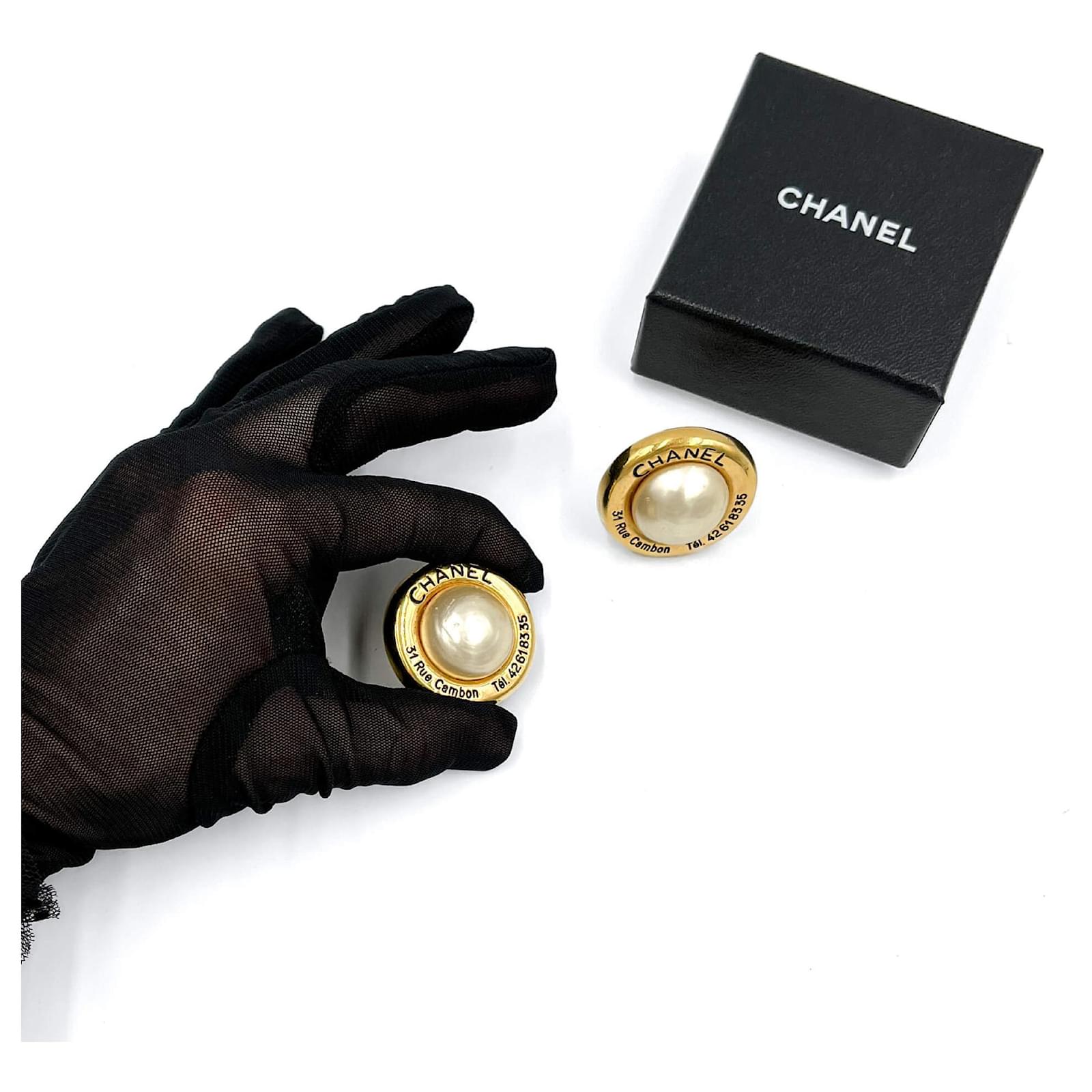 Chanel 31 Rue Cambon Metal & Faux Pearls Stud Earrings ref Chanel 31 Rue Cambon Metal & Faux Pearls Stud Earrings ref