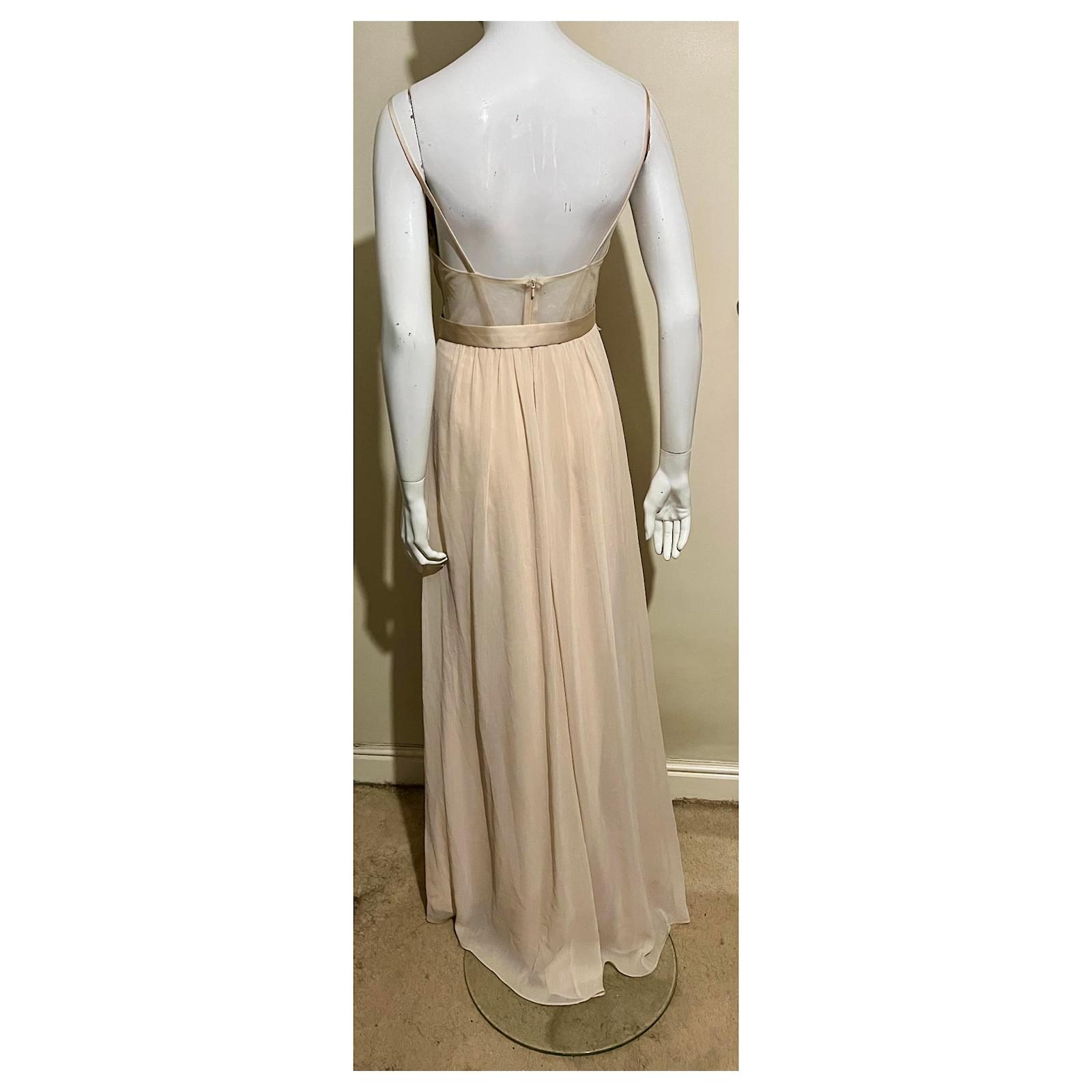 vera wang champagne cocktail dress DAYTIME CHIC. NIGHTTIME KILLER. , A Vera Wang cocktail dress doesn't ask for attentionit owns the room., From afternoon celebrations and rooftop cocktails to candlelit dinners and late-night dancing,