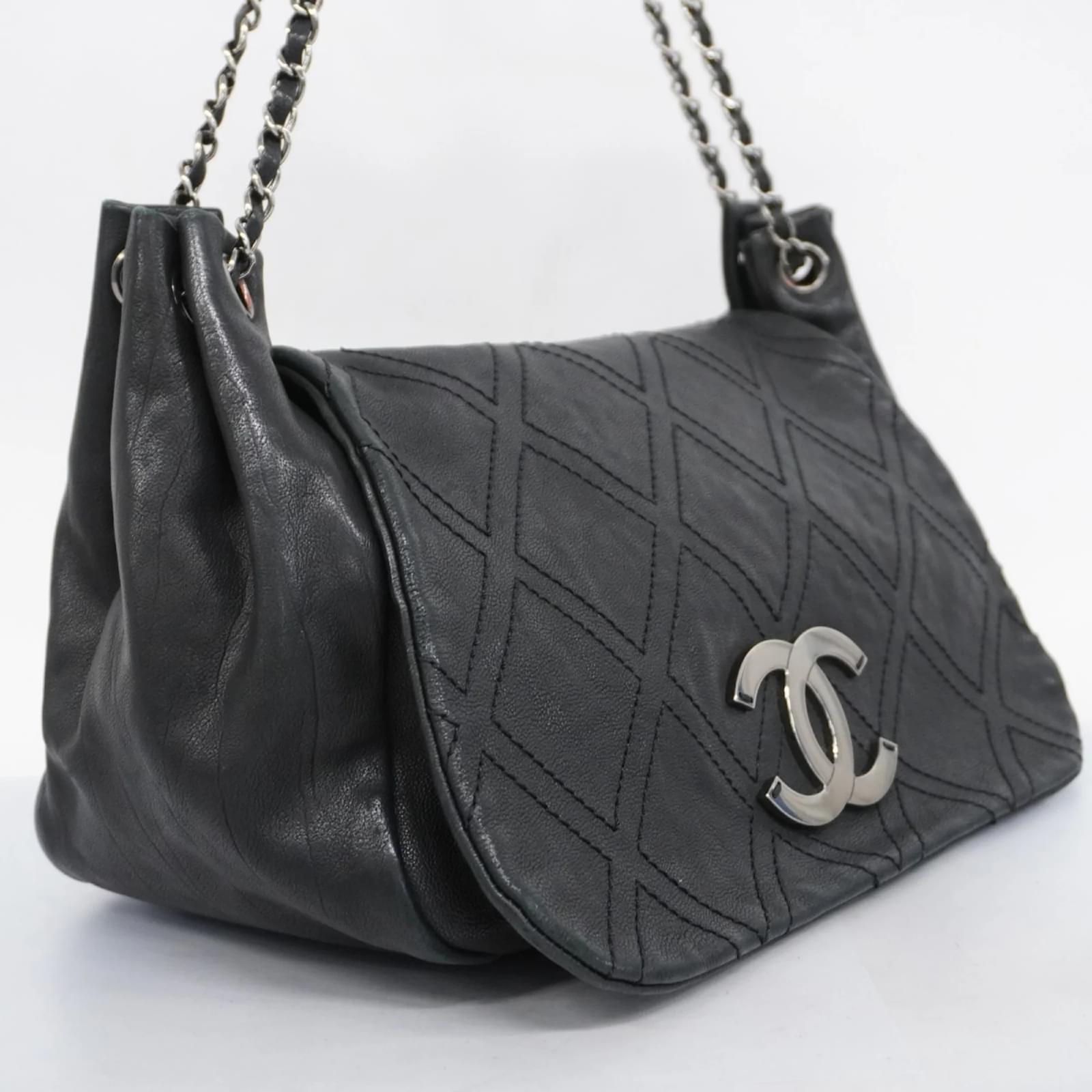 Chanel Black Leather Shoulder Bag ref.JC1837582 (Sold) - Joli Closet