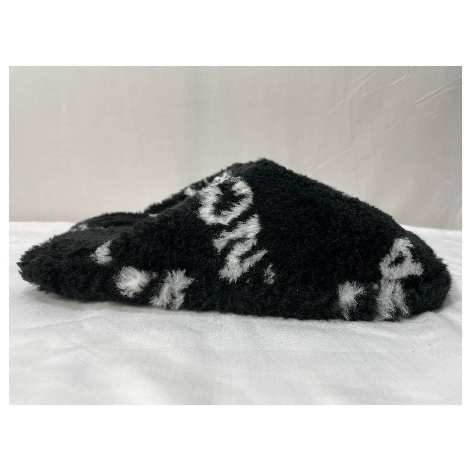 Balenciaga All Over Logo Slippers in Black Faux Fur Synthetic ref