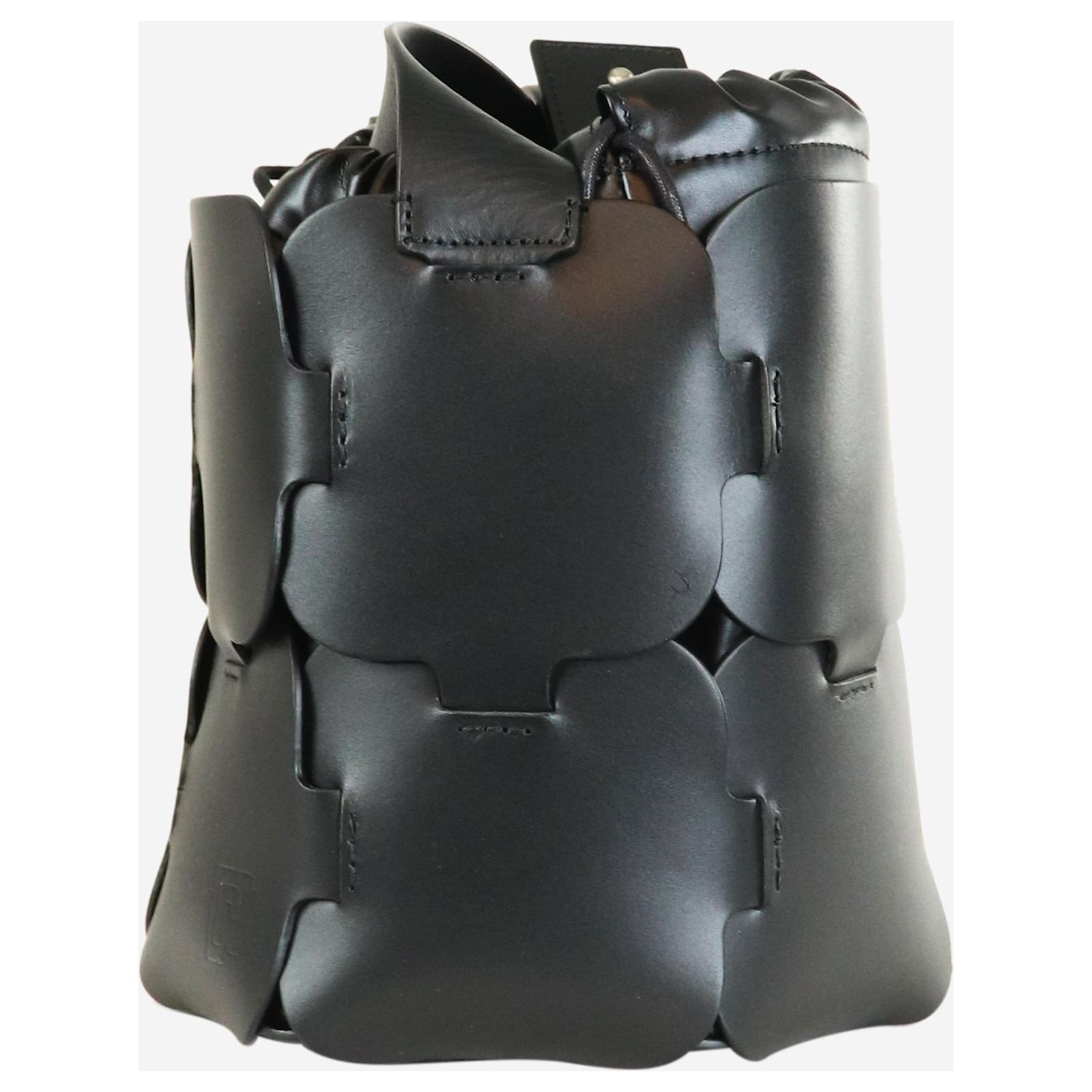 Paco Rabanne Black leather bucket bag ref.1853503 - Joli Closet
