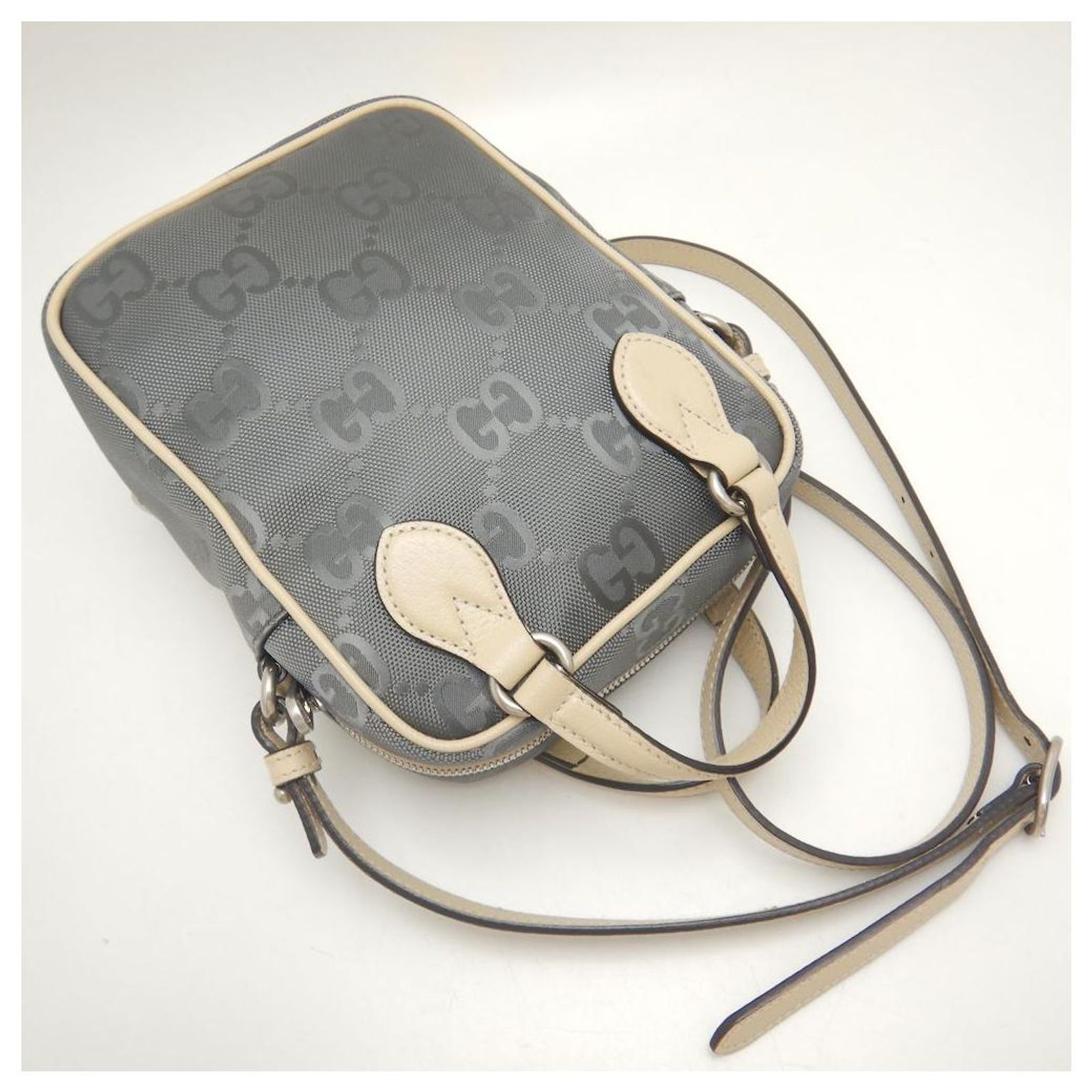 Gucci Nylon Leather Shoulder Bag 625850 Grey Cloth ref.1870265 - Joli ...