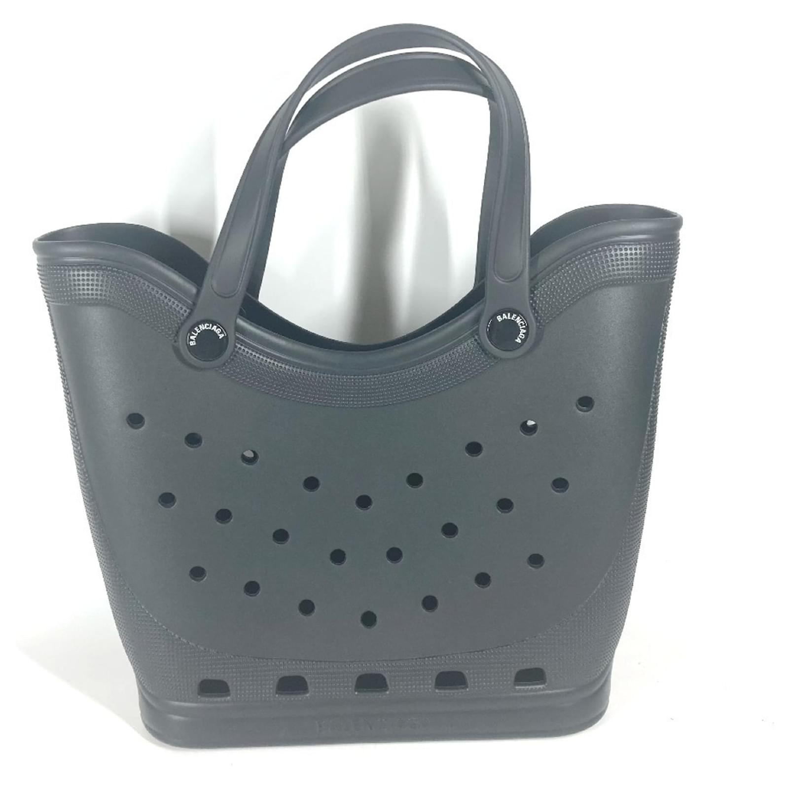 バッグ Balenciaga Crocs L Tote Balenciaga x Crocs Tote Bag and Phone Holder | Hypebeast