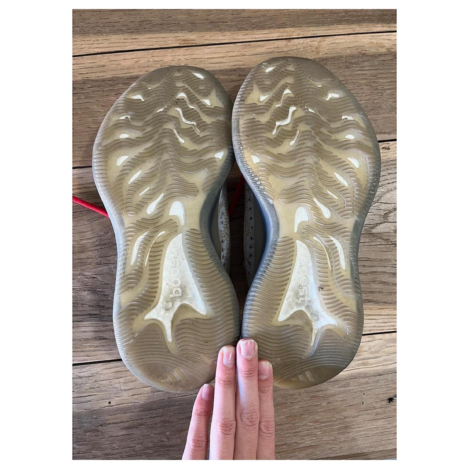 Adidas Yeezy Boost 380 Pepper Grey Cloth ref.1900446 - Joli Closet