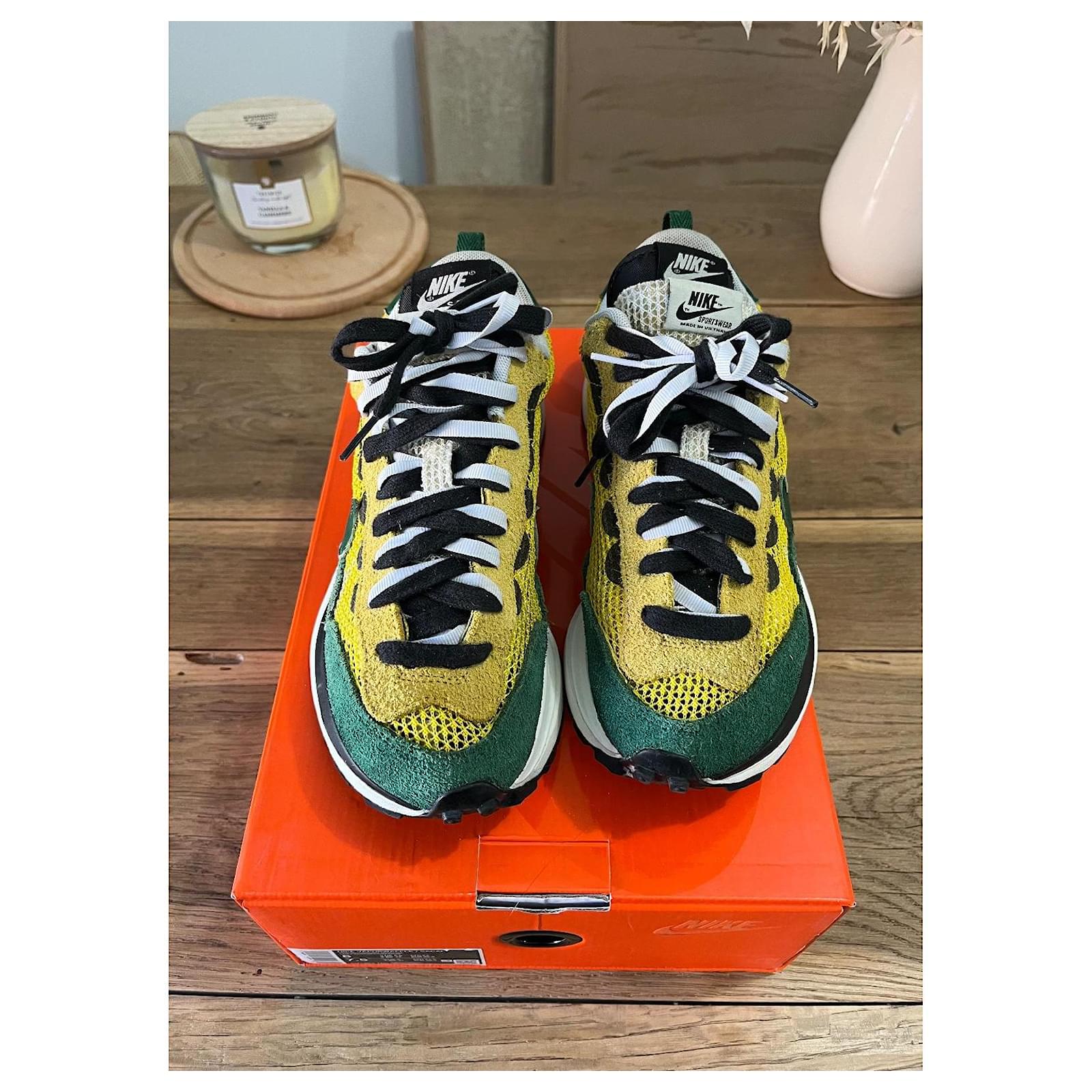 sacai x nike vaporwaffle tour yellow stadium green