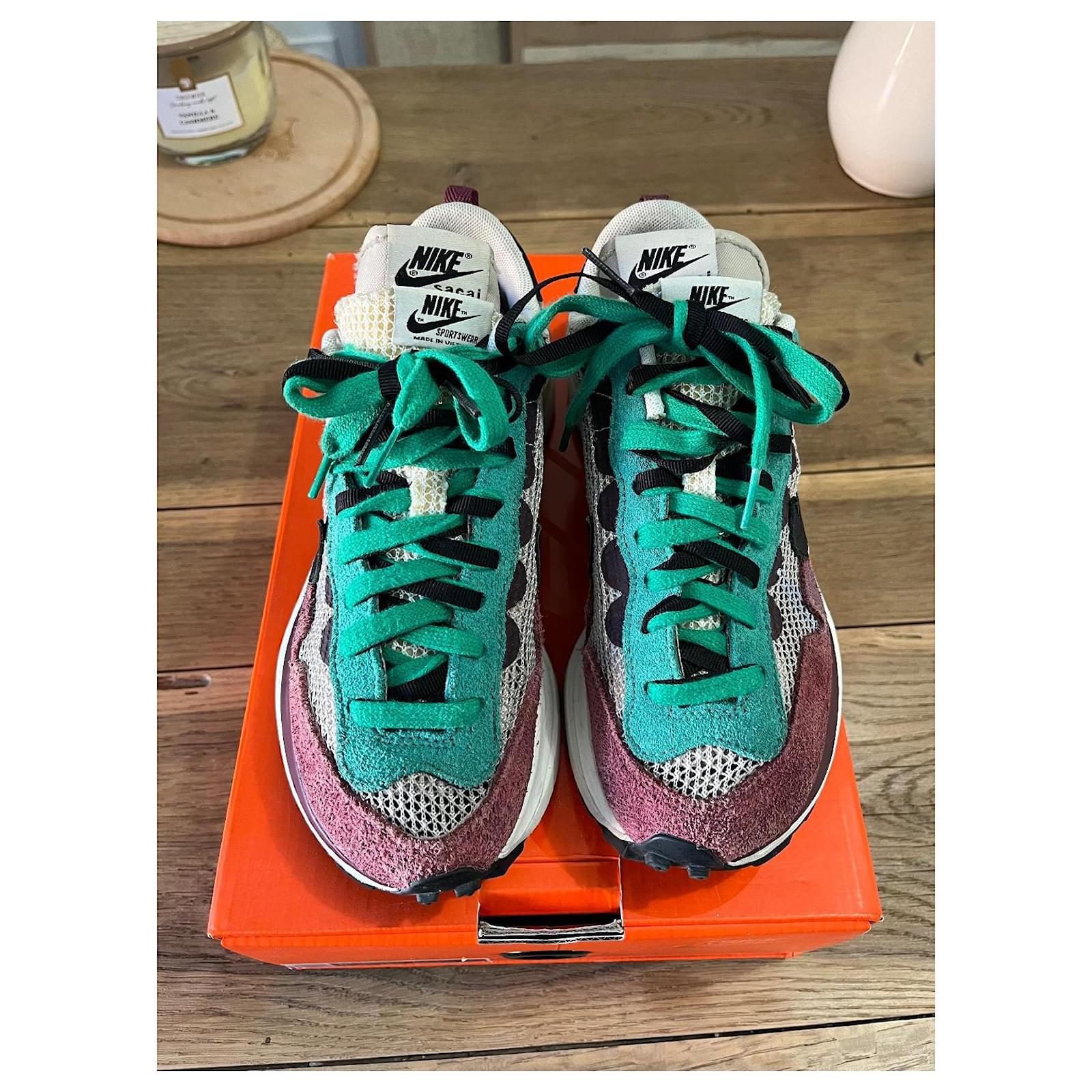 nike sacai vaporwaffle neptune green