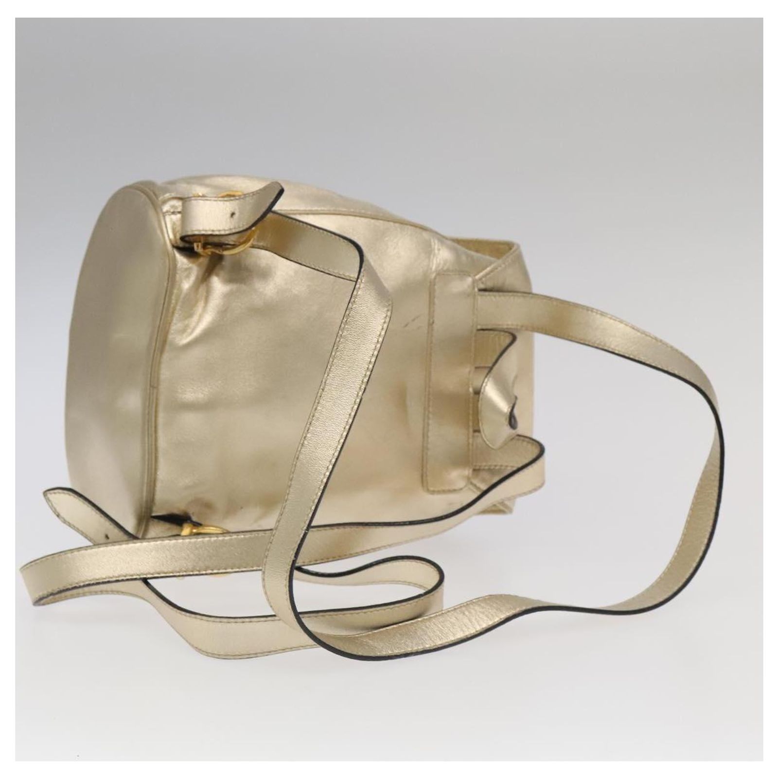 Salvatore Ferragamo Gancini Backpack Leather Gold Auth  display picture 1