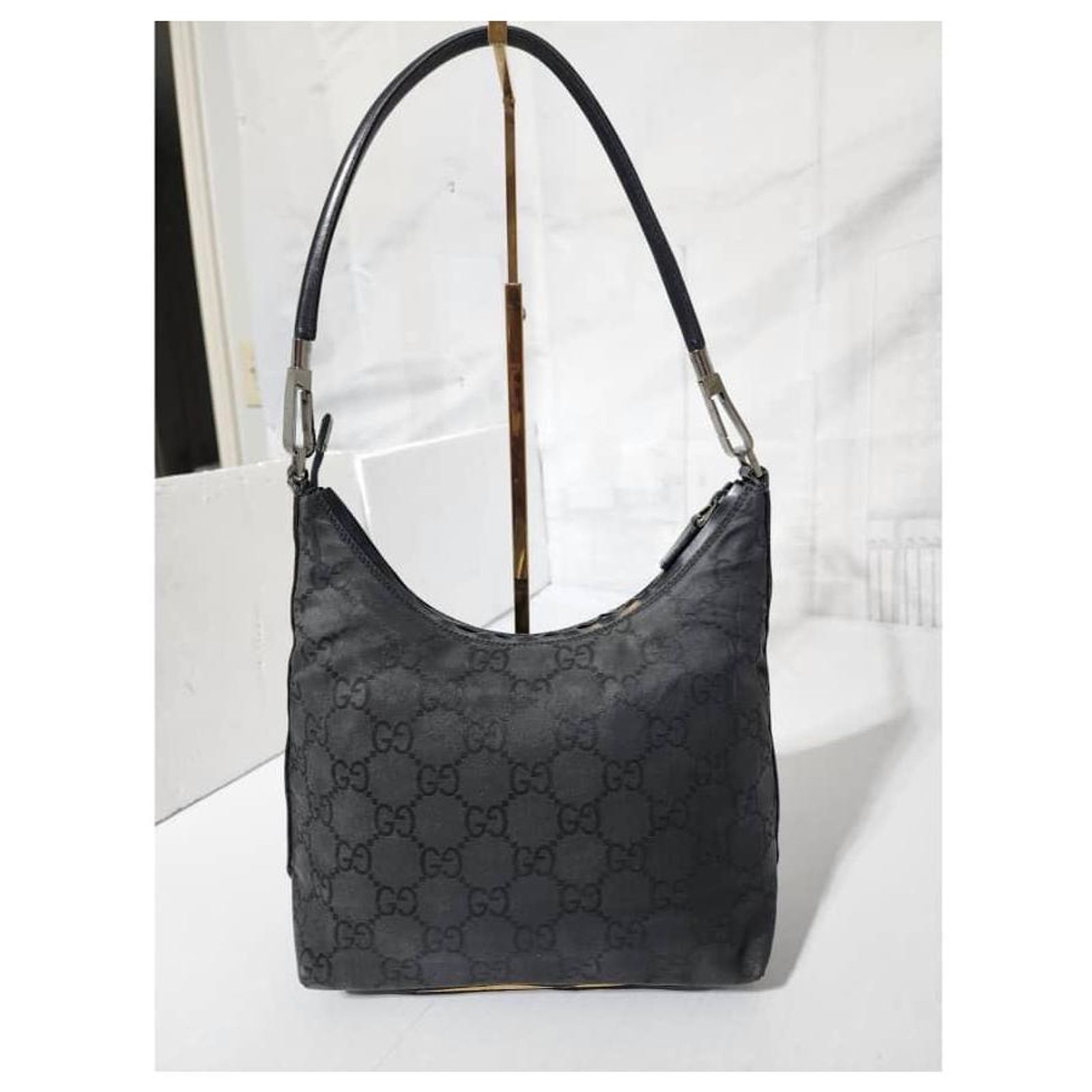 Gucci Vintage GG Nylon Hobo Shoulder Bag Black ref.1922229 - Joli 
