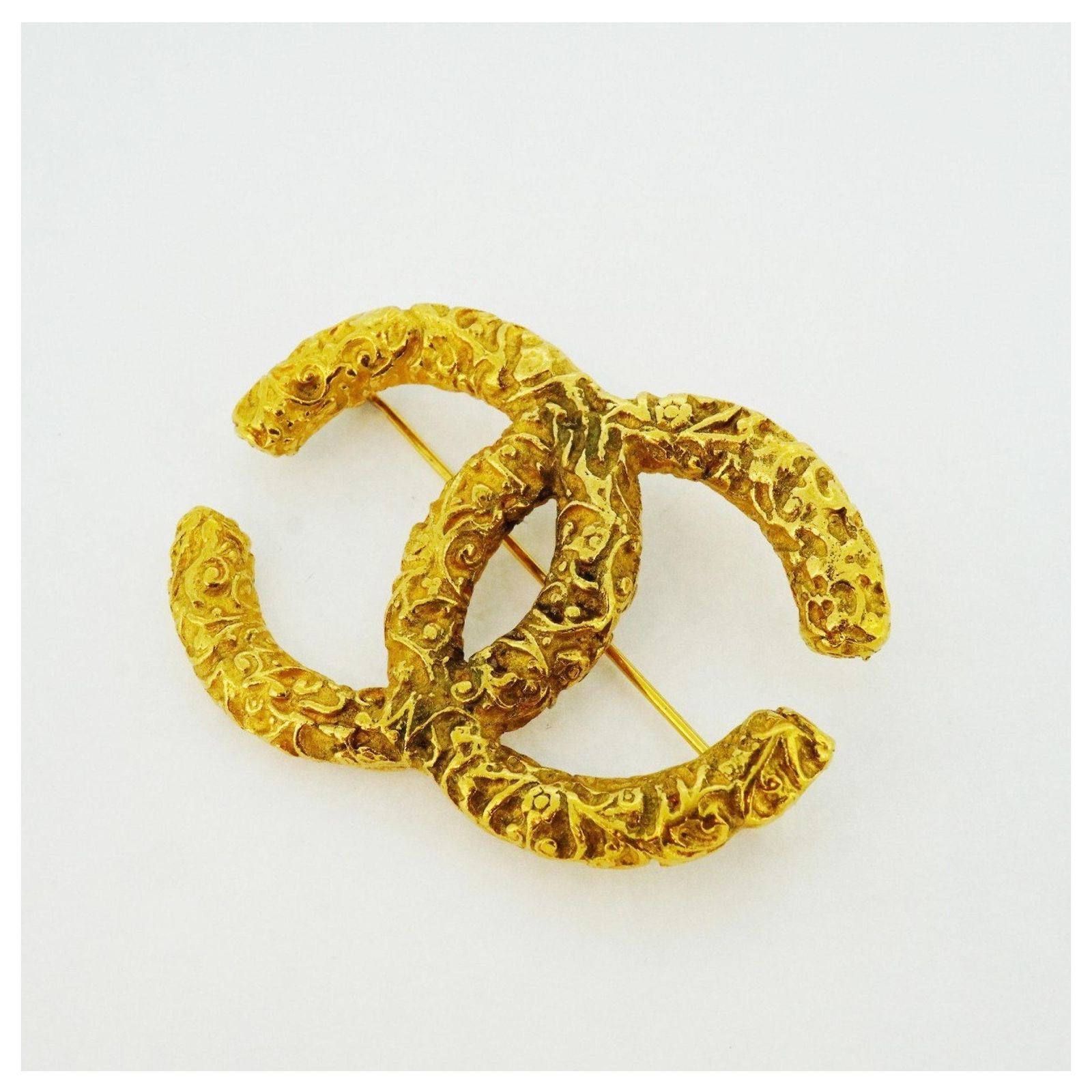 Chanel Logo CC Golden Gold-plated ref.1943182 (Sold) - Joli Closet
