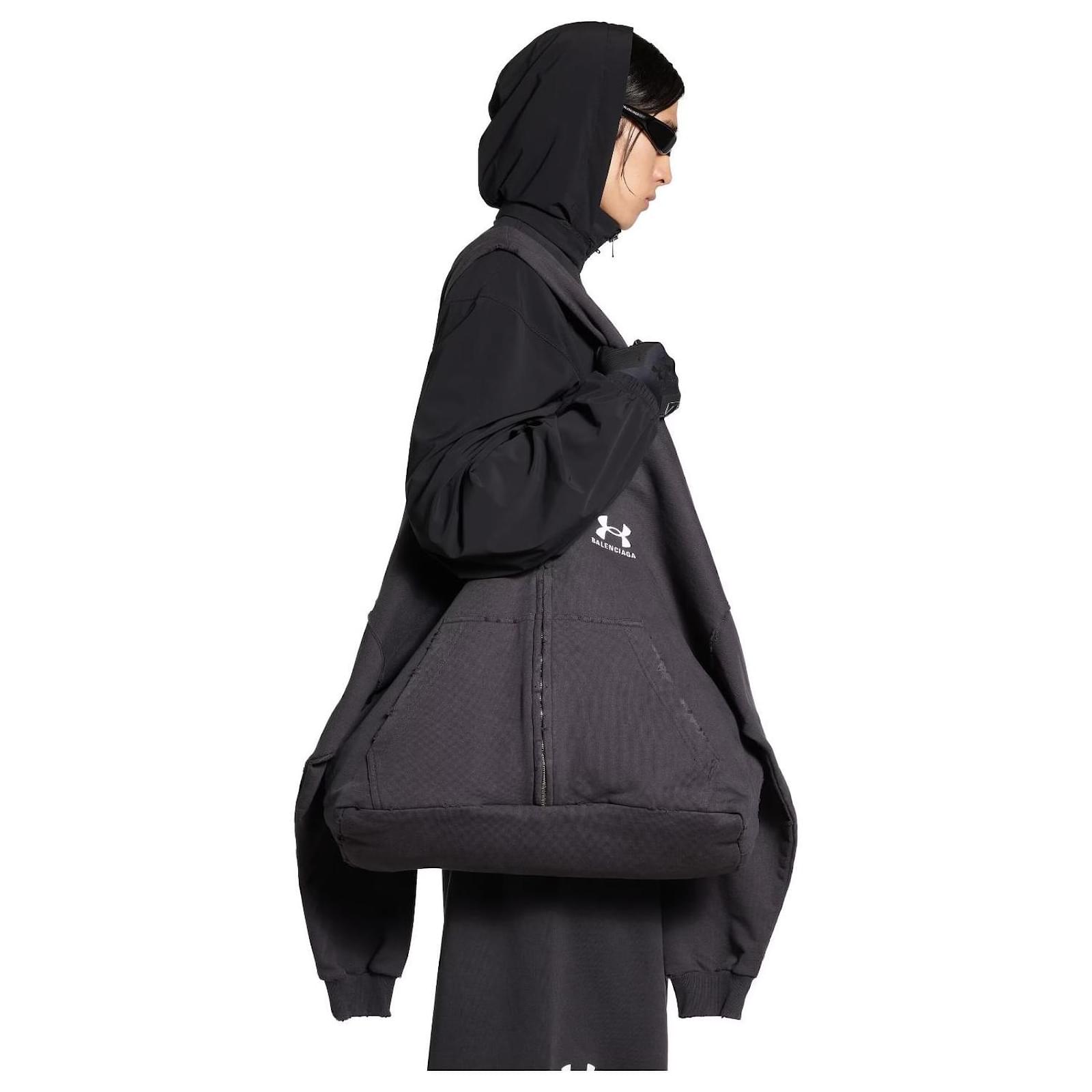 送料込+BALENCIAGA+Under Armour Hoodie バッグ img40579_src.webp
