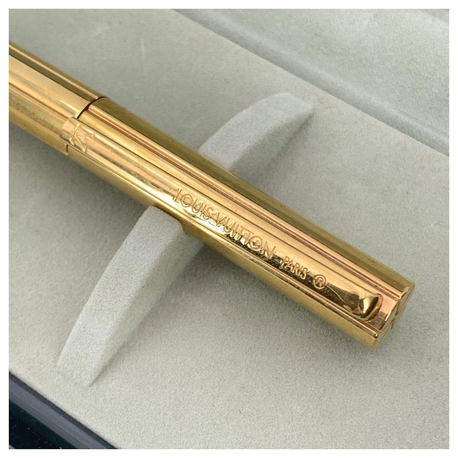 LOUISVUITTON ルイビトン　VINTAGE ゴールドボールペン Louis Vuitton Vintage Gold Metal Engraved Ballpoint Pen with Case