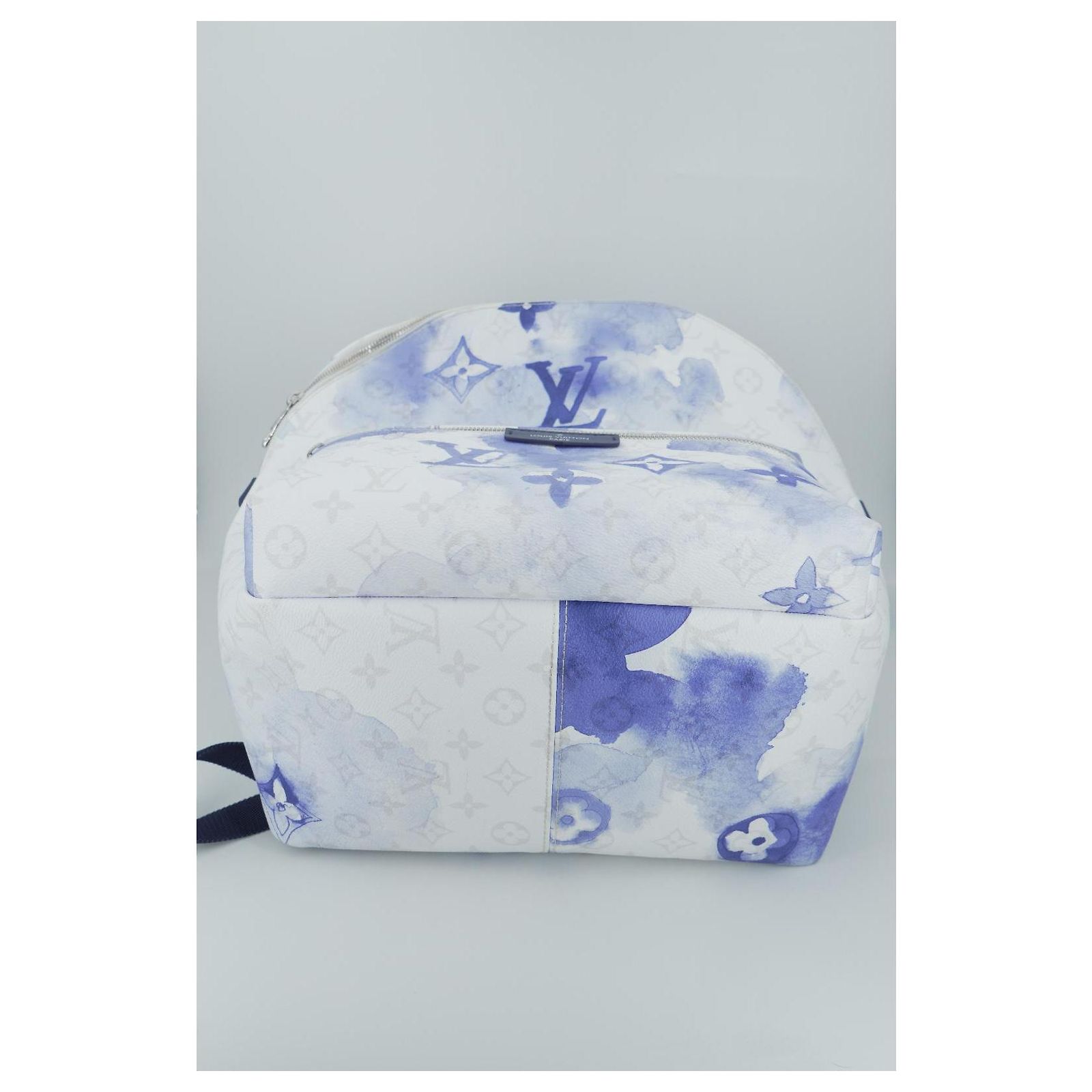 Limited edition Louis Vuitton Discovery Backpack in Watercolor Blue Louis Vuitton Discovery Backpack Limited Edition Aquagarden  main image 4