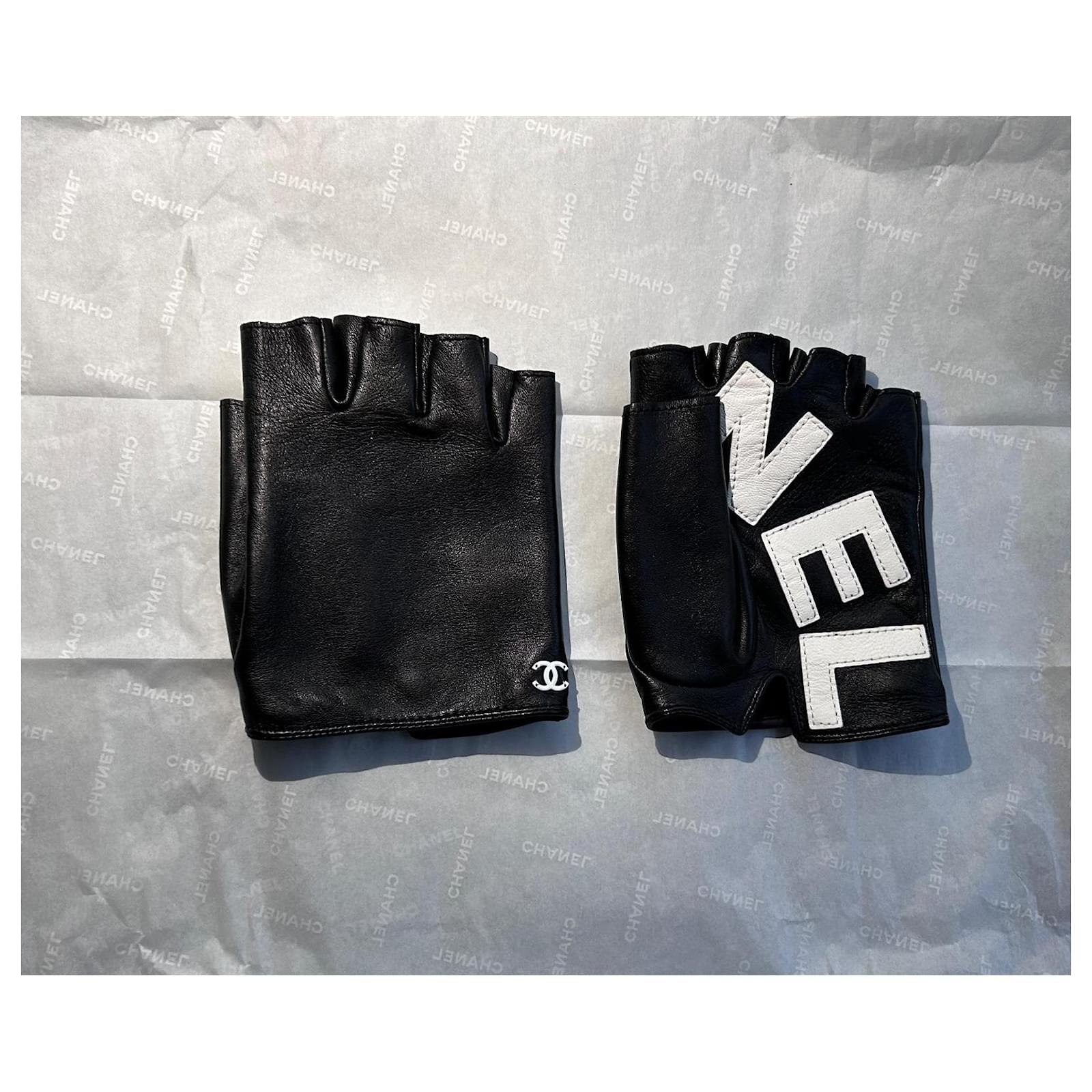 Chanel Gloves Black White Leather ref.1970360 - Joli Closet