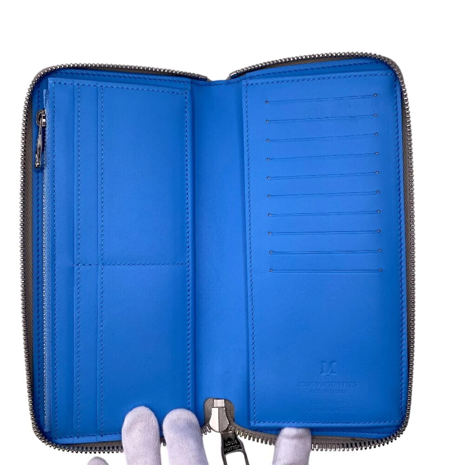 Louis Vuitton Taurillon Zippy Wallet Brown Blue Leather ref.1972891