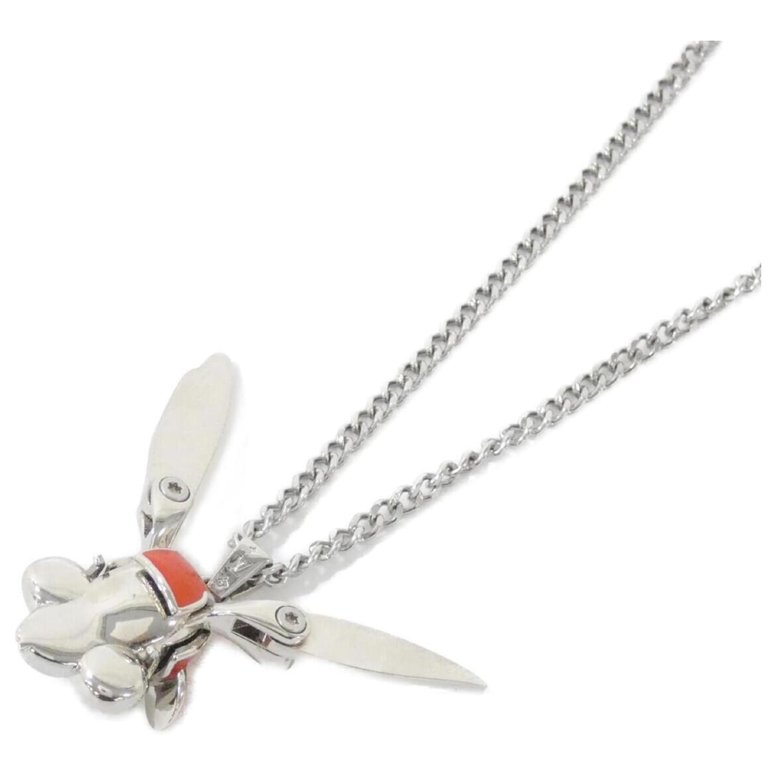 Louis Vuitton Collier LV Rabbit Necklace Silvery Red ref.1991503 - Joli ...