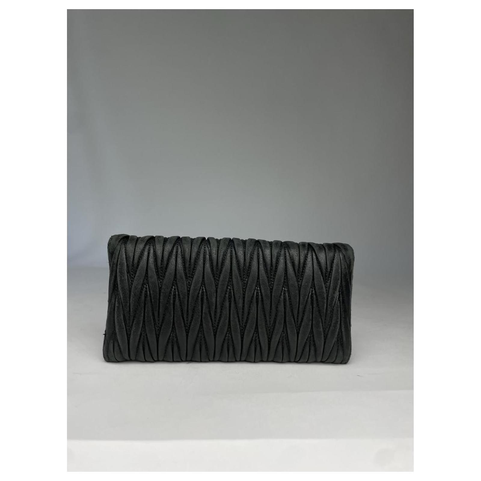 小物 Archive miu miu leather wallet black Miu Miu Black Wallet ○ Labellov ○ Buy and Sell Authentic