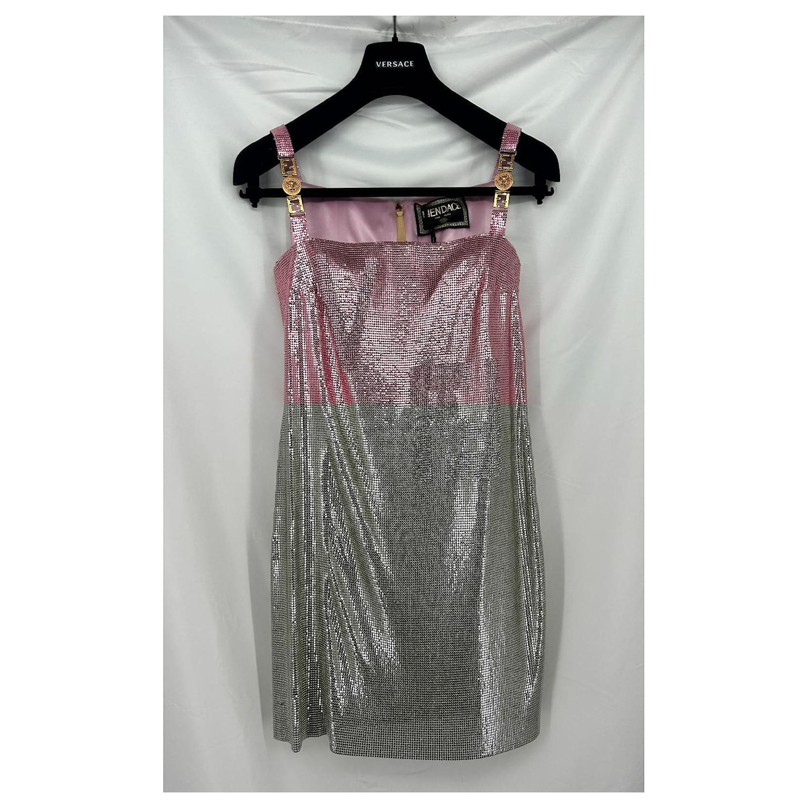 値下げ不可FENDACE FENDI VERSACE ミニスカート FENDACE Versace x Fendi 2022 pink oroton mini dress Beige Gold