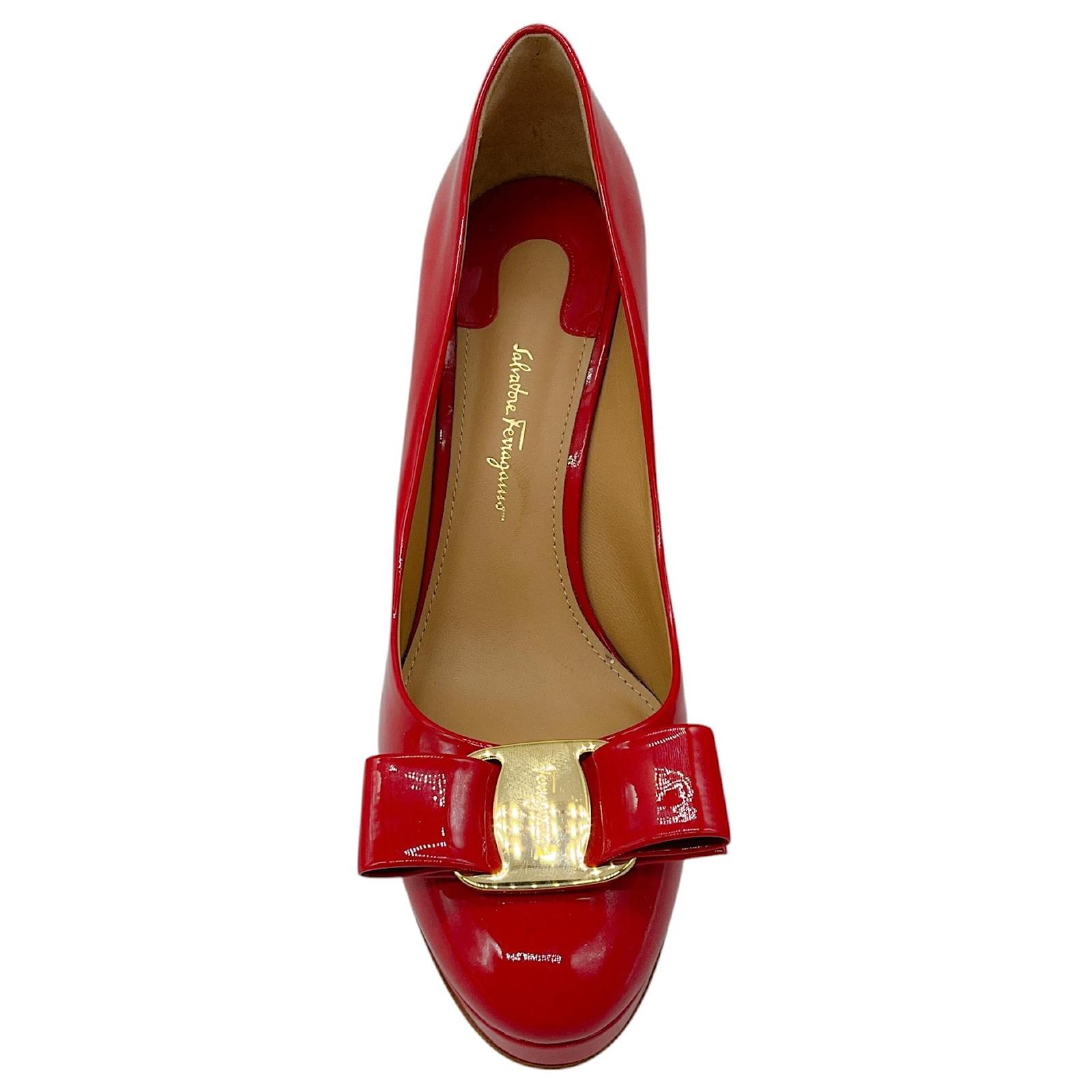Salvatore Ferragamo Red Bow Detail Patent Leather Pumps ref
