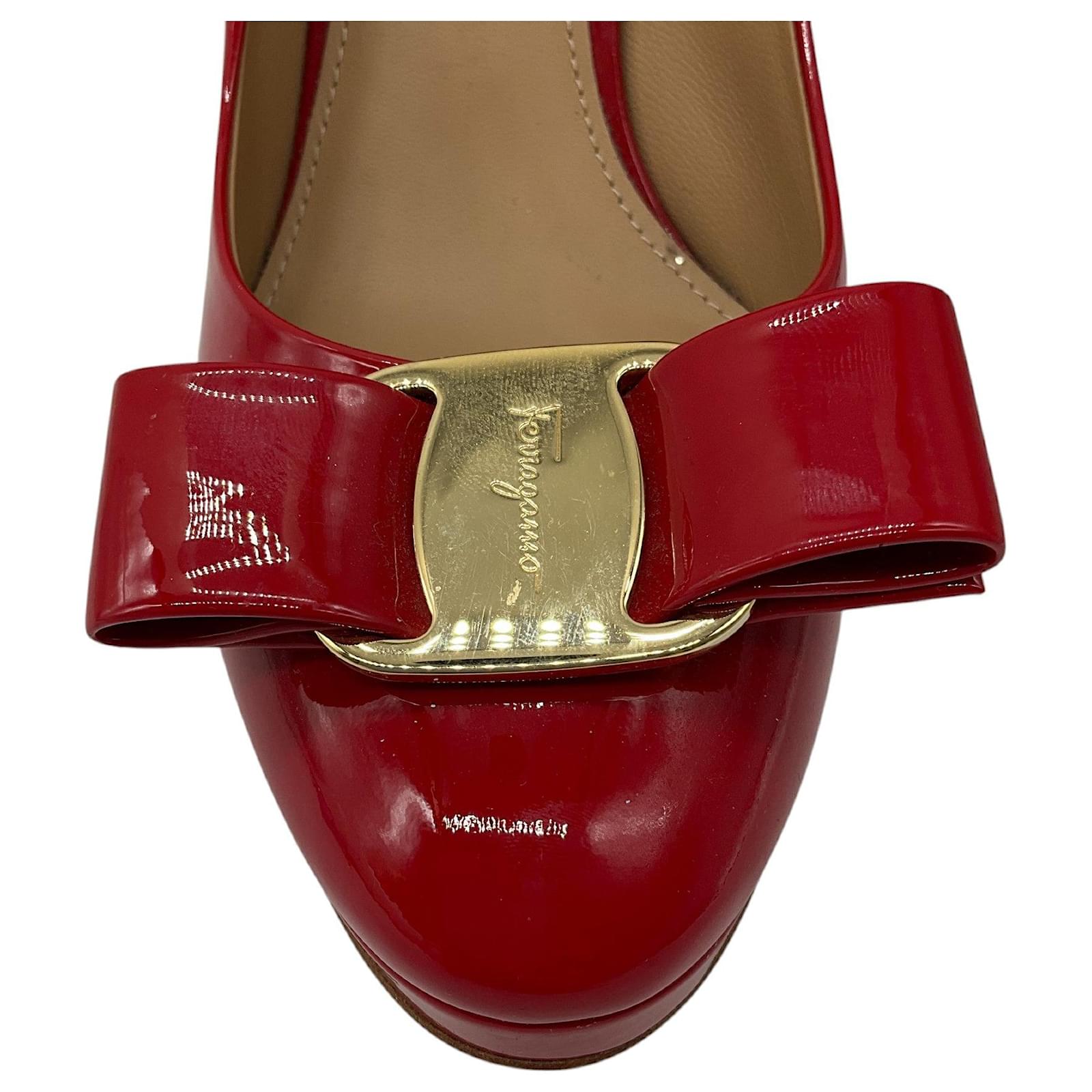 Salvatore Ferragamo Red Bow Detail Patent Leather Pumps ref Salvatore Ferragamo Red Bow Detail Patent Leather Pumps ref