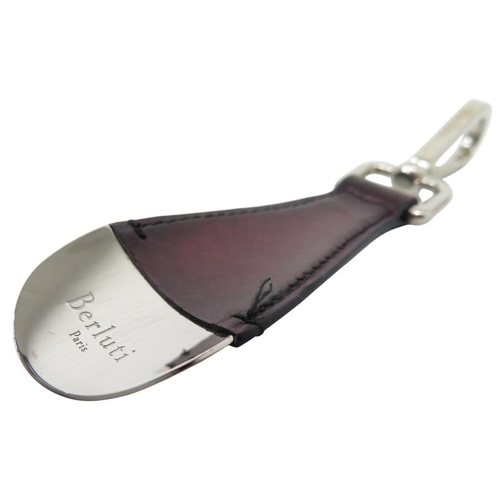 BERLUTI KEYCHAIN SHOEHORN BROWN LEATHER ref.2130076 - Joli BERLUTI KEYCHAIN SHOEHORN BROWN LEATHER ref.2130076 - Joli