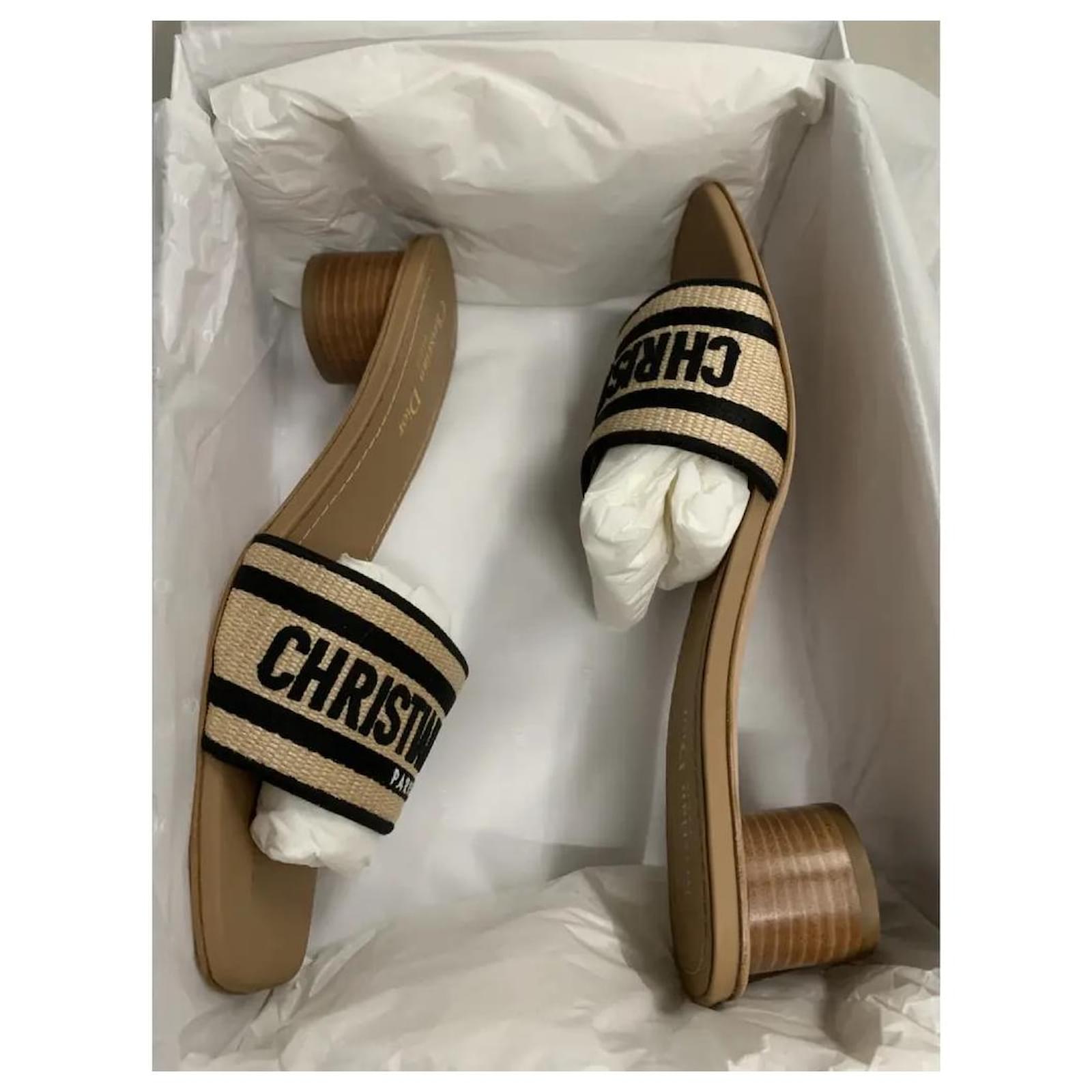 【お洒落な足元に☆】Dior Dway ミュール Dway Heeled Slide Embroidered Cotton and Beige and White