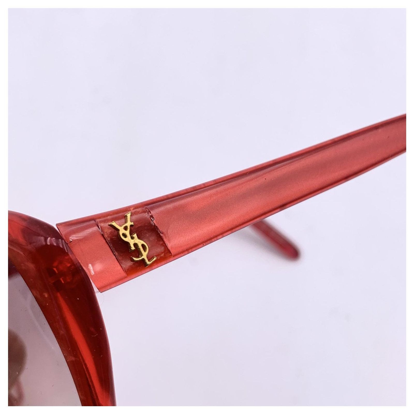 Yves Saint Laurent Vintage Cat Eye Red Sunglasses mod. 8702  display picture 3