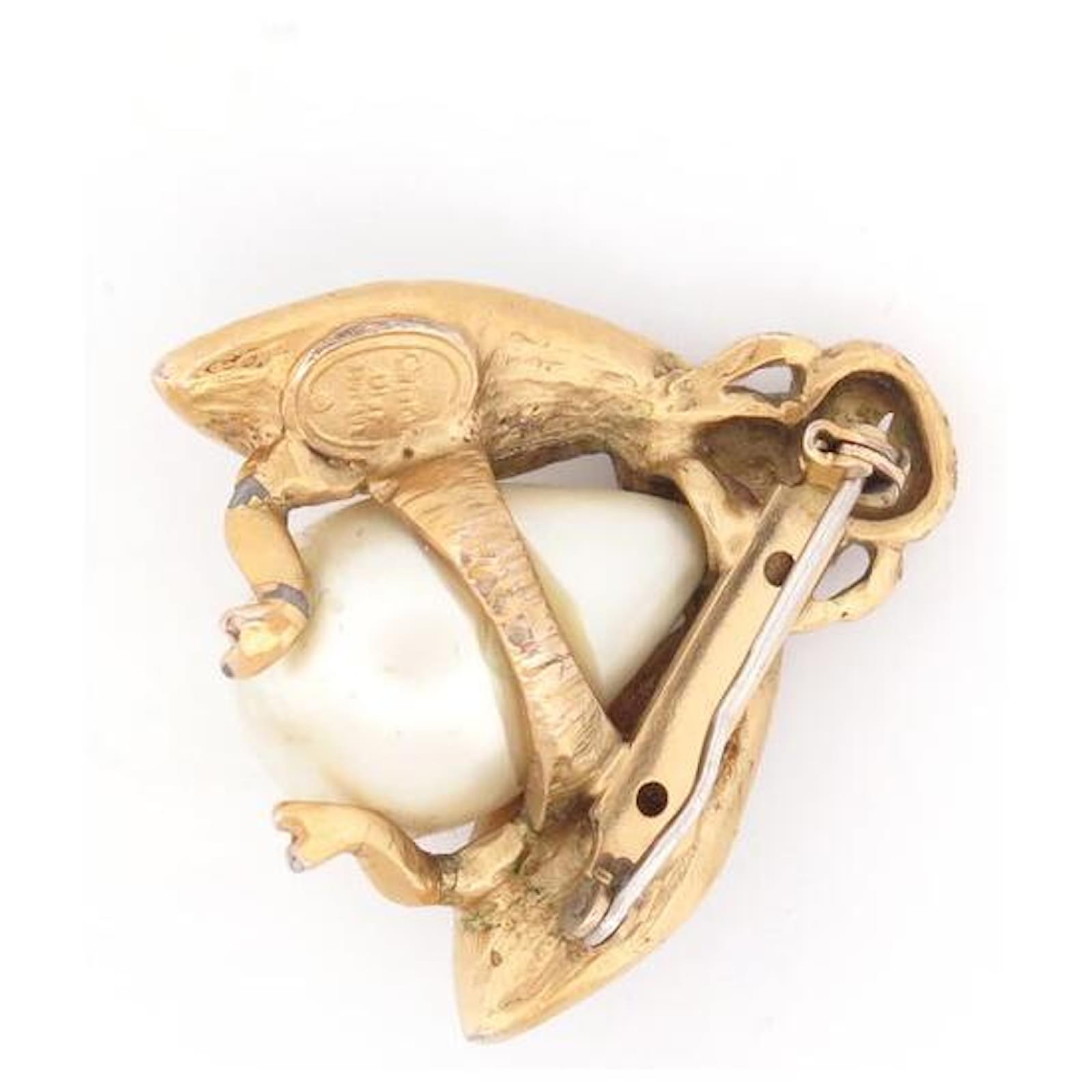 VINTAGE BROOCH CHRISTIAN DIOR BEE IN GOLDEN METAL WITH