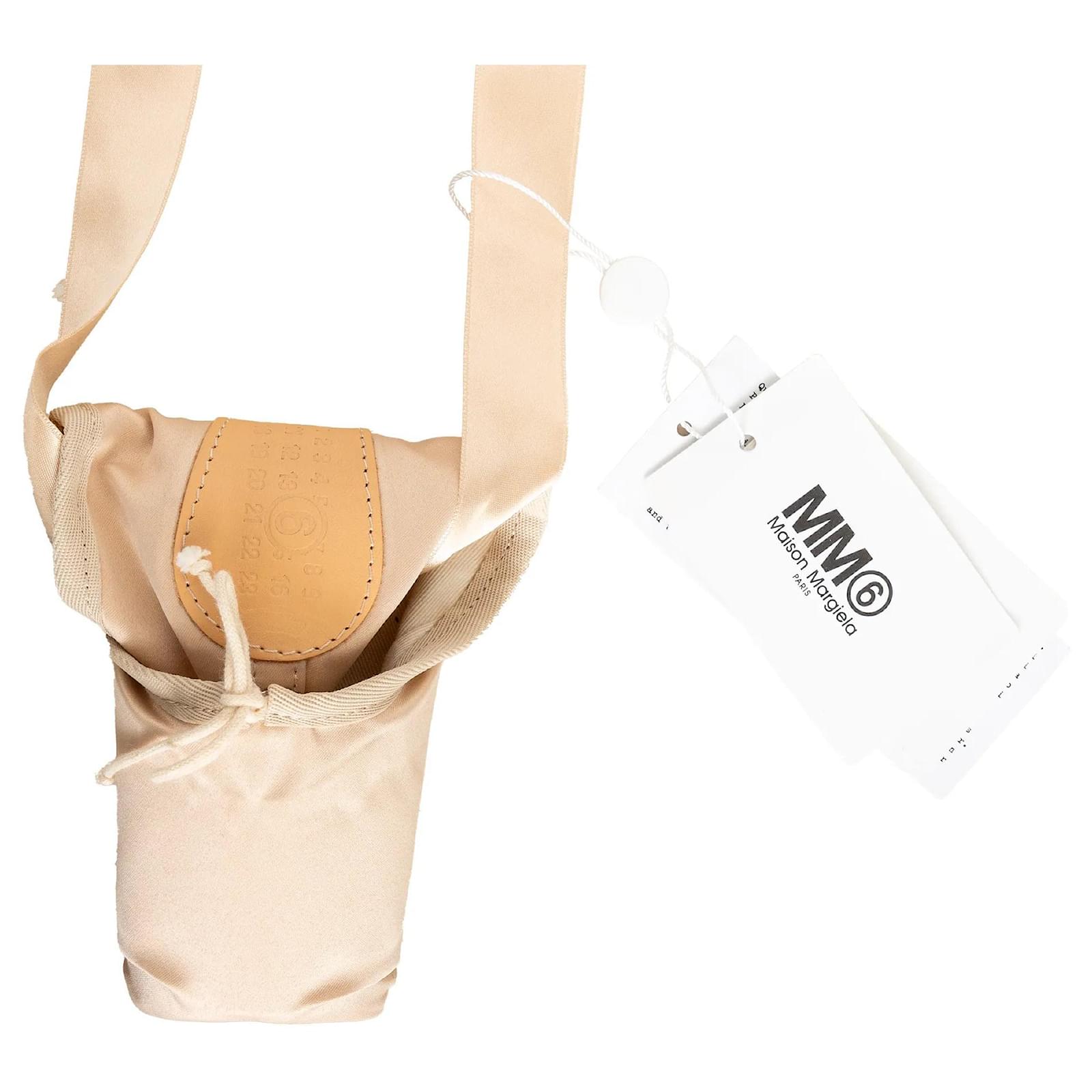 【MM6 Maison Margiela】Ballet Shoe ミニバッグ MM6 Maison Margiela Women's Ballet Shoe Mini Bag in Pink