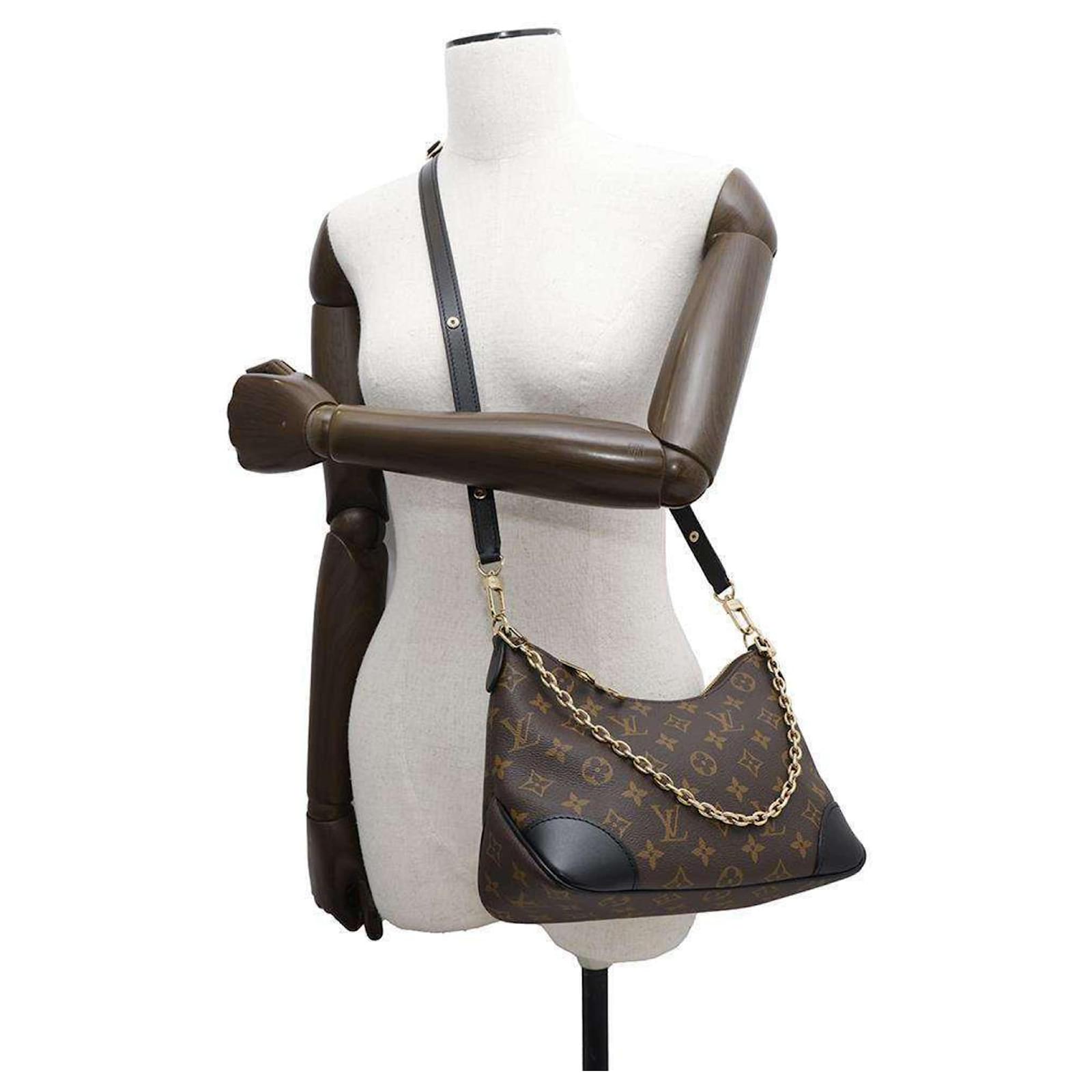 LOUIS VUITTON ハイヒール 本革 シルバーロゴ ブラック 2228T LOUIS VUITTON ハイヒール 本革 シルバーロゴ ブラック 2228T
