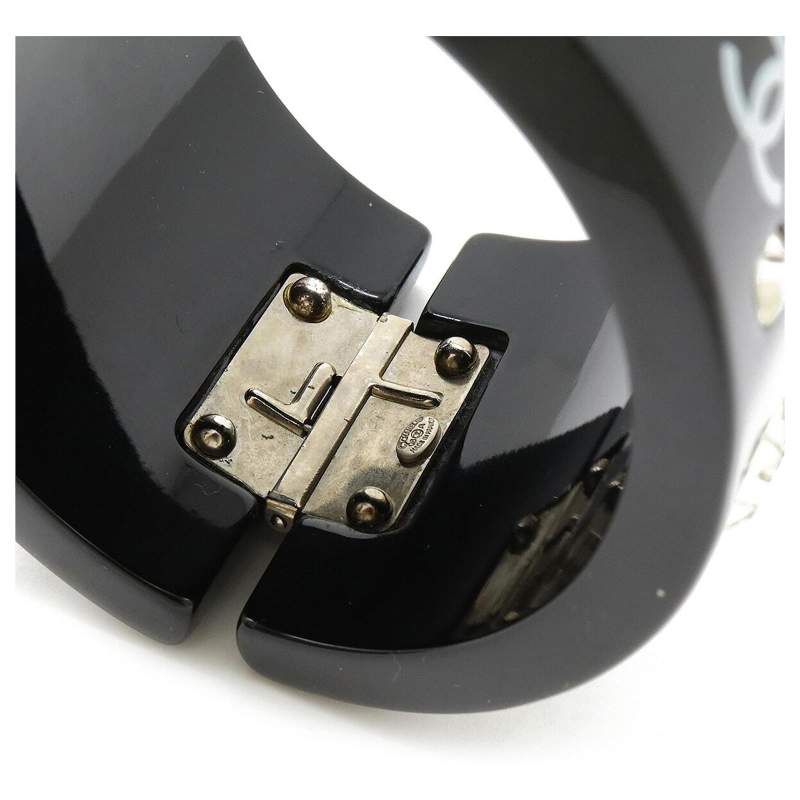 Chanel Coco Mark Bangle Bracelet Black Plastic ref.2223594 - Joli